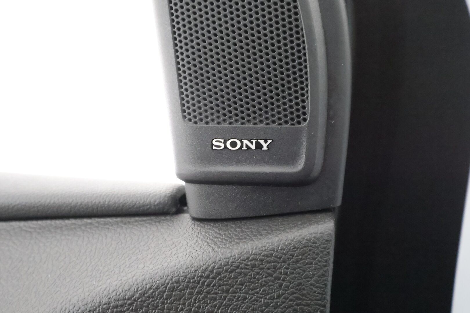 FORD Focus 2018 2,3 EcoBoost 350 hv start/stop M6 RS 5-ovinen - | Drift Mode | Recaro - kuppipenkit | Sony Audio | Xenon | Nahka-alcantara | P.kamera | Apple & Android | Merkkihuollot | 2x renkaat aluin |