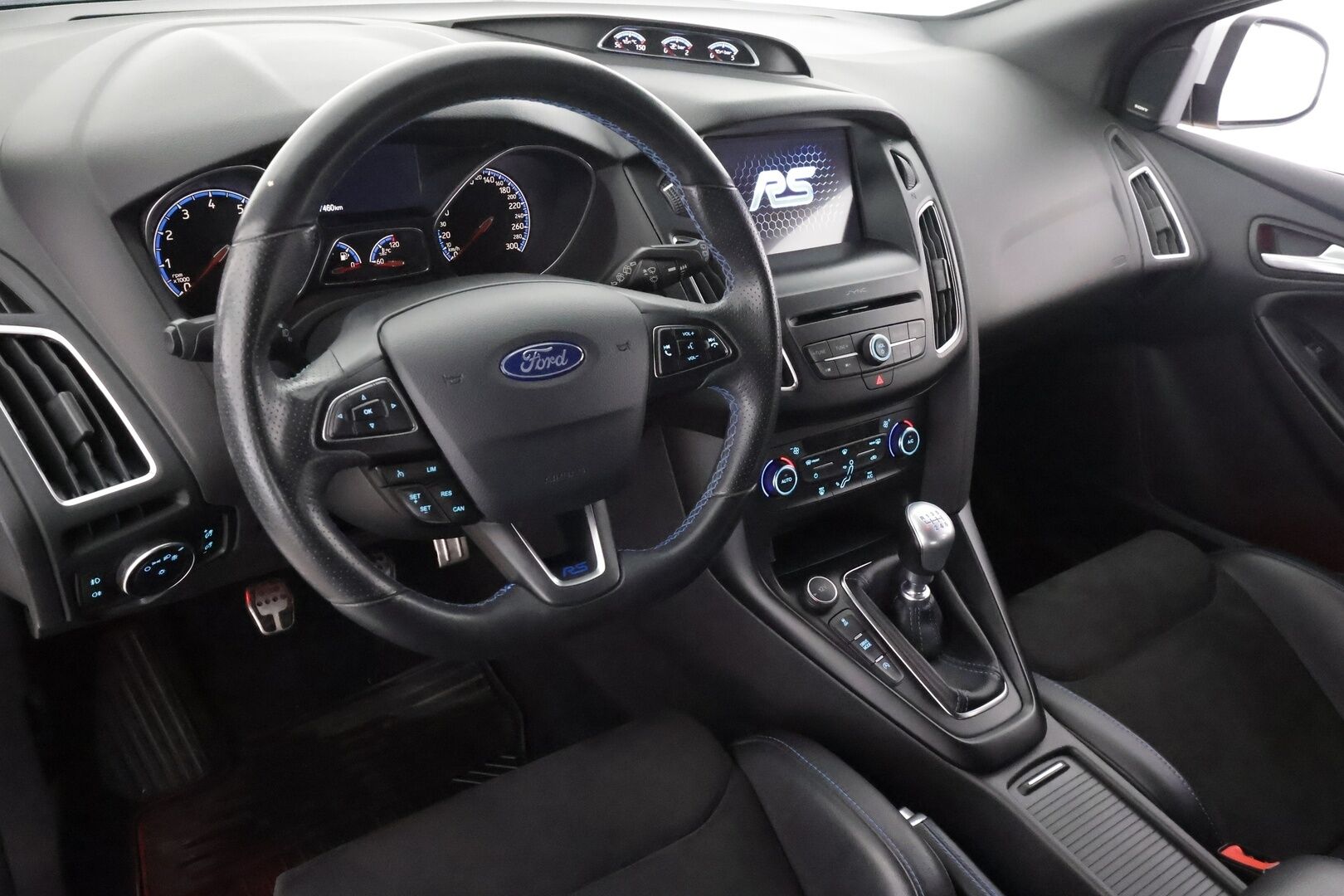 FORD Focus 2018 2,3 EcoBoost 350 hv start/stop M6 RS 5-ovinen - | Drift Mode | Recaro - kuppipenkit | Sony Audio | Xenon | Nahka-alcantara | P.kamera | Apple & Android | Merkkihuollot | 2x renkaat aluin |