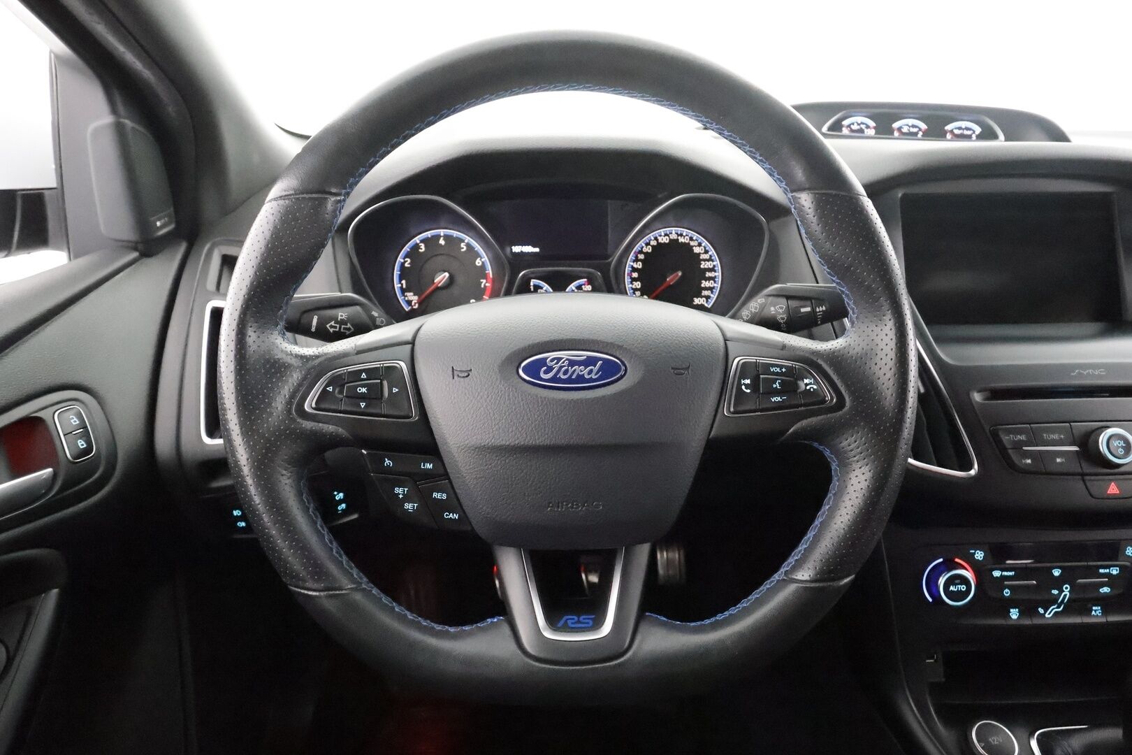 FORD Focus 2018 2,3 EcoBoost 350 hv start/stop M6 RS 5-ovinen - | Drift Mode | Recaro - kuppipenkit | Sony Audio | Xenon | Nahka-alcantara | P.kamera | Apple & Android | Merkkihuollot | 2x renkaat aluin |