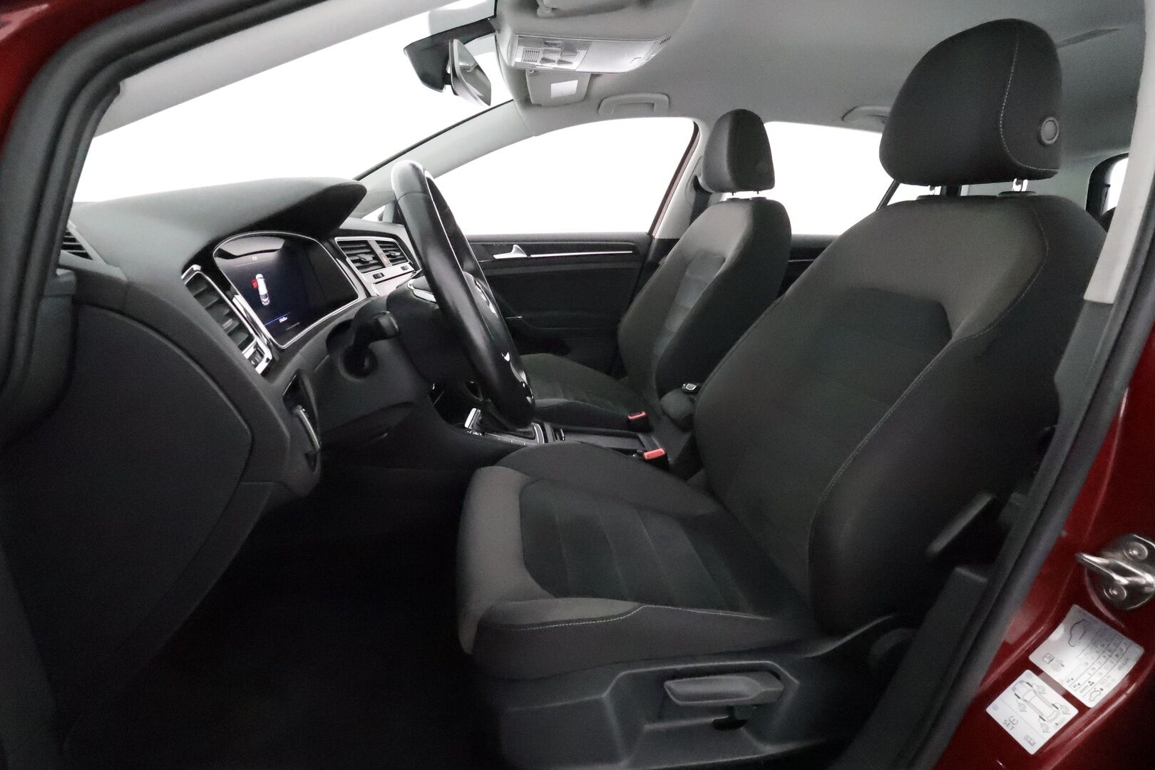 Volkswagen Golf 2019 Highline 1,0 TSI 85 kW (115 hv) DSG-automaatti * Webasto / Adapt.Vakkari / Peruutuskamera / Digimittari /  LED / KeylessGo - Suomi-auto / Kahdet renkaat aluvanteilla / Poikkeukselliset varusteet!