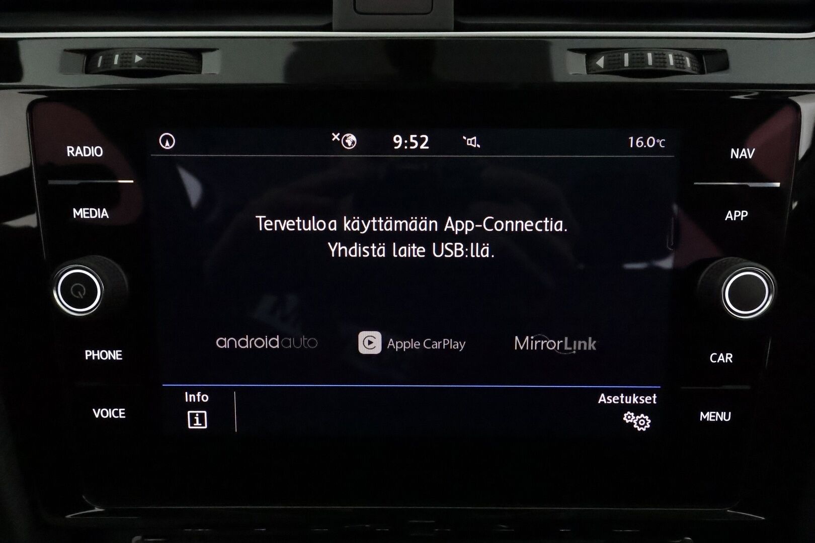 Volkswagen Golf 2019 Highline 1,0 TSI 85 kW (115 hv) DSG-automaatti * Webasto / Adapt.Vakkari / Peruutuskamera / Digimittari /  LED / KeylessGo - Suomi-auto / Kahdet renkaat aluvanteilla / Poikkeukselliset varusteet!
