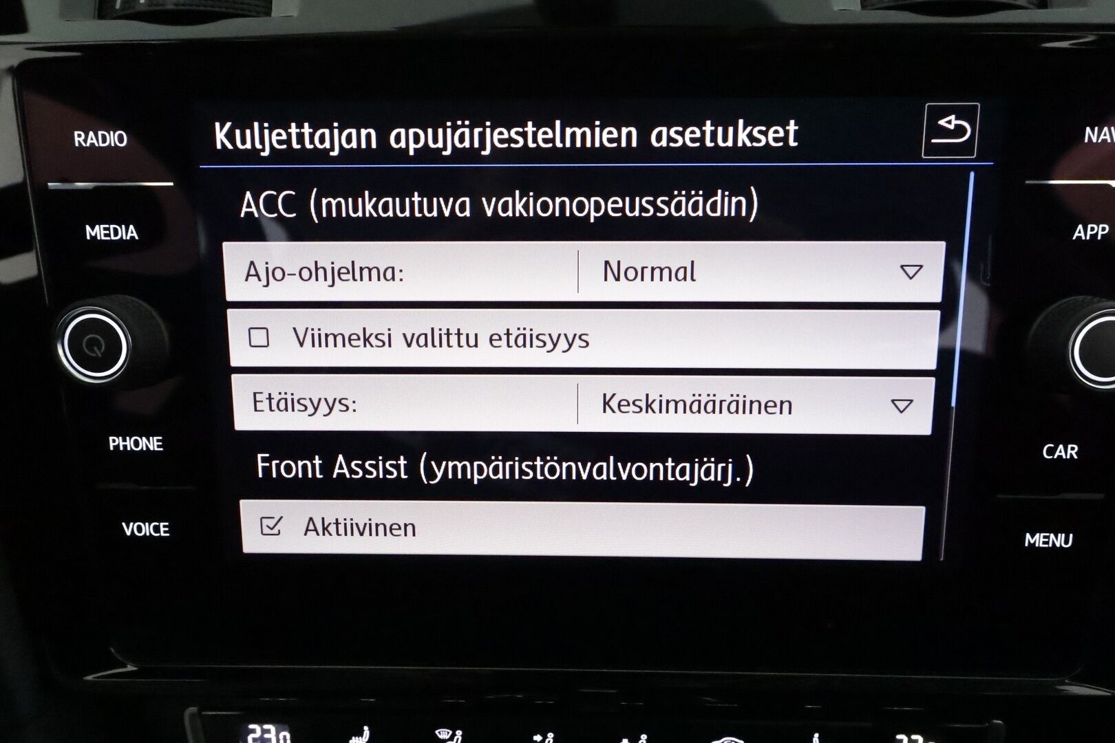 Volkswagen Golf 2019 Highline 1,0 TSI 85 kW (115 hv) DSG-automaatti * Webasto / Adapt.Vakkari / Peruutuskamera / Digimittari /  LED / KeylessGo - Suomi-auto / Kahdet renkaat aluvanteilla / Poikkeukselliset varusteet!