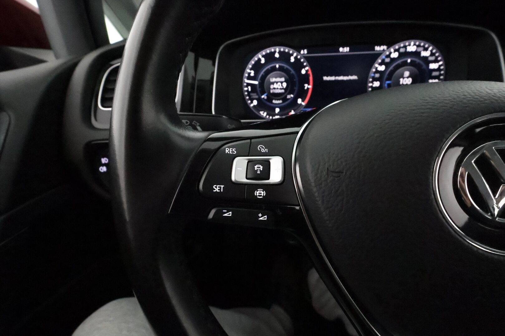 Volkswagen Golf 2019 Highline 1,0 TSI 85 kW (115 hv) DSG-automaatti * Webasto / Adapt.Vakkari / Peruutuskamera / Digimittari /  LED / KeylessGo - Suomi-auto / Kahdet renkaat aluvanteilla / Poikkeukselliset varusteet!