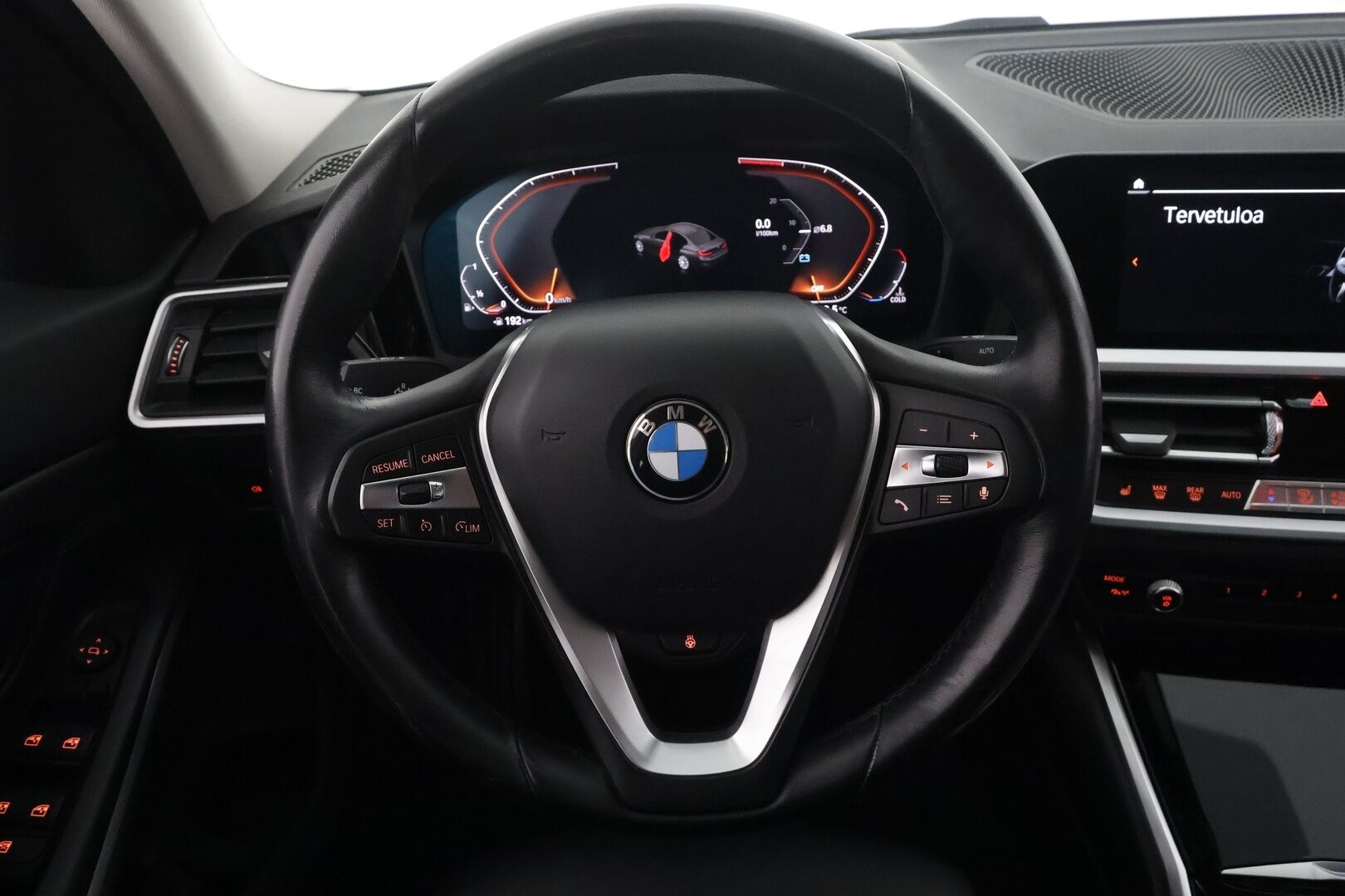 BMW 320 2020 G20 Sedan 320i A Business - | LED | P.Tutkat | Vakkari | Kaistavahti | Navi | Digimittaristo | Ratinlämmitys | Sporttipenkit | Suomi-auto | Kahdet renkaat |