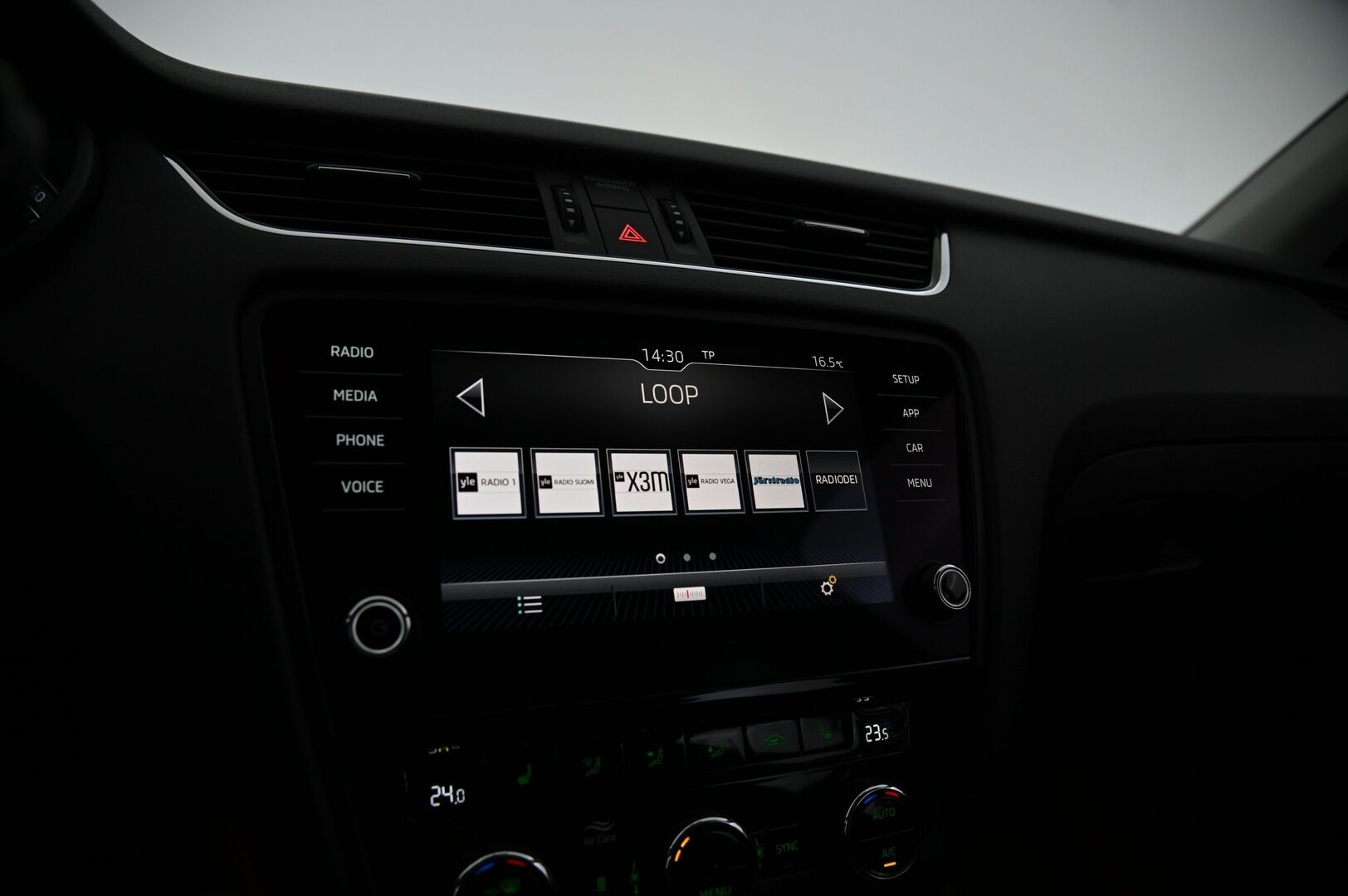 Skoda Octavia 2019 1,0 TSI Ambition BusinessLine *Suomiauto / Webasto / Smartlink / KeylessGo / Tutkat / Vakkari / Jakopää tehty* - Huippukuntoiset Nokia Nastat / Hyvä Huoltohistoria - HULLU BLACKWEEK KORKOTARJOUS 2,49%