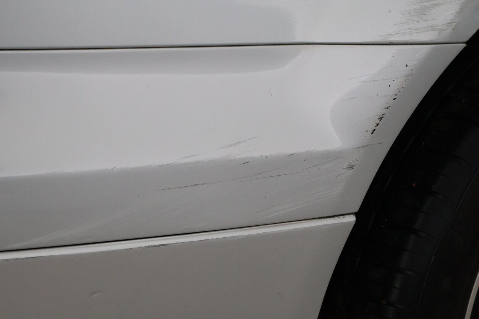 Audi Q7 2006 3,0 TDI DPF 171 kW quattro tiptronic-aut. 7-ist. - Tämä auto myydään huutokaupat.com -sivuston kautta | 7-paikkainen | Vakkari | 2x renkaat&vanteet | Nahka-alcantara | Navi | Koukku |