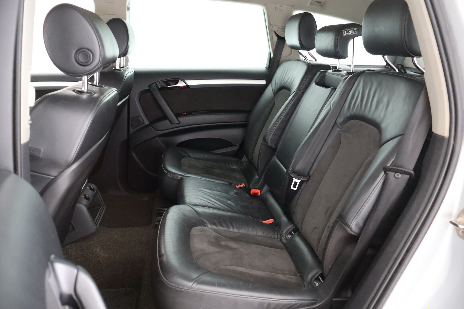 Audi Q7 2006 3,0 TDI DPF 171 kW quattro tiptronic-aut. 7-ist. - Tämä auto myydään huutokaupat.com -sivuston kautta | 7-paikkainen | Vakkari | 2x renkaat&vanteet | Nahka-alcantara | Navi | Koukku |