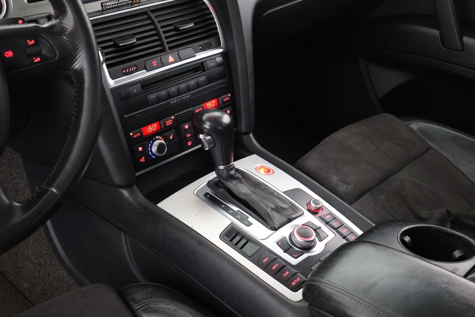 Audi Q7 2006 3,0 TDI DPF 171 kW quattro tiptronic-aut. 7-ist. - Tämä auto myydään huutokaupat.com -sivuston kautta | 7-paikkainen | Vakkari | 2x renkaat&vanteet | Nahka-alcantara | Navi | Koukku |