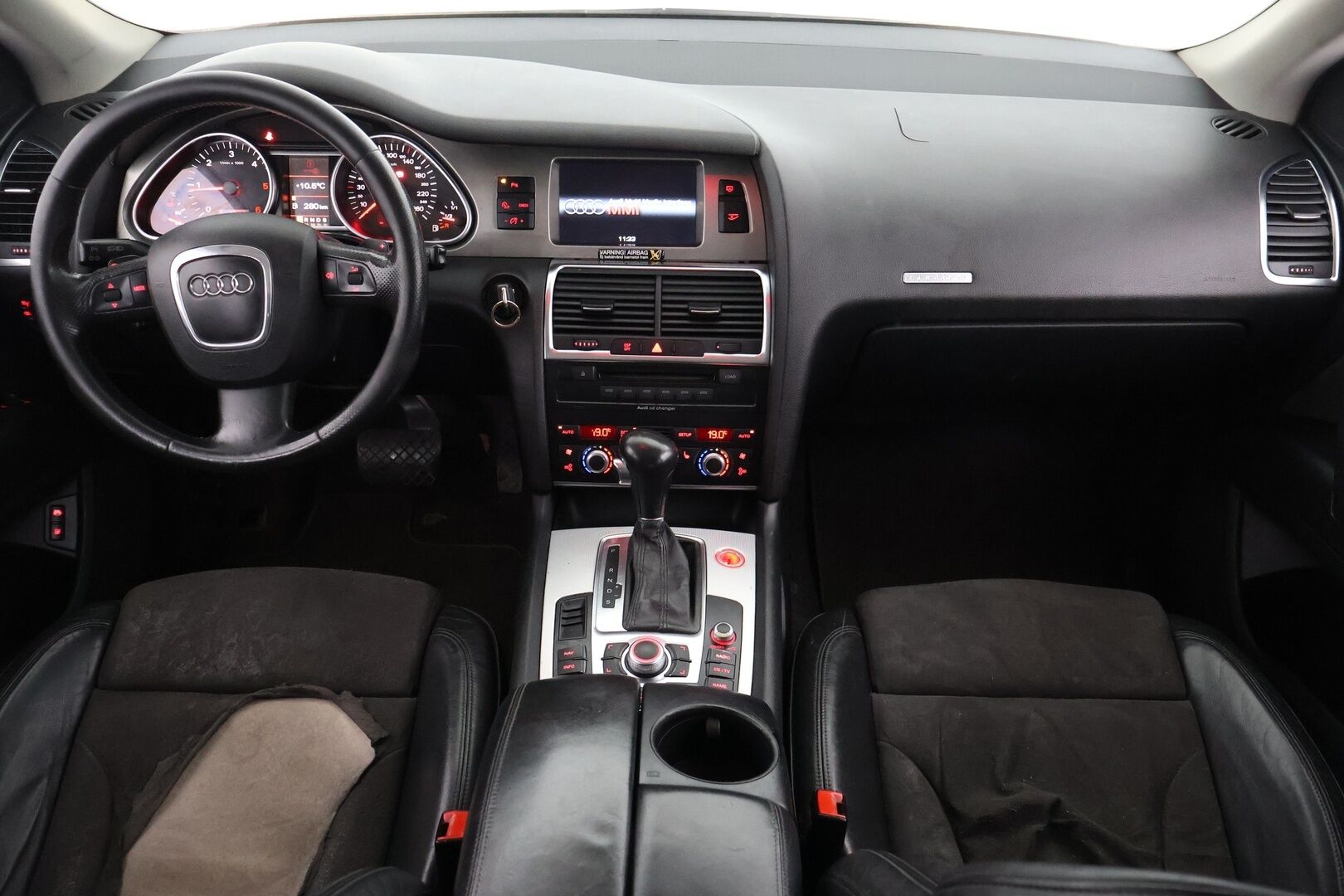 Audi Q7 2006 3,0 TDI DPF 171 kW quattro tiptronic-aut. 7-ist. - Tämä auto myydään huutokaupat.com -sivuston kautta | 7-paikkainen | Vakkari | 2x renkaat&vanteet | Nahka-alcantara | Navi | Koukku |