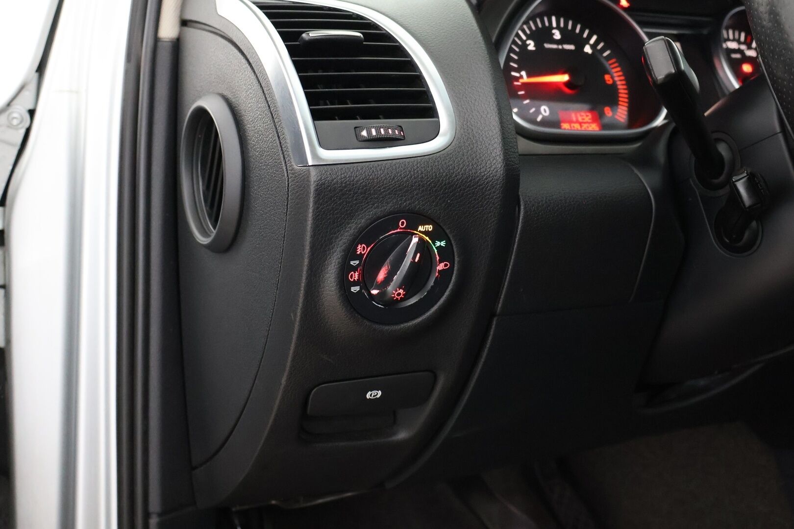 Audi Q7 2006 3,0 TDI DPF 171 kW quattro tiptronic-aut. 7-ist. - Tämä auto myydään huutokaupat.com -sivuston kautta | 7-paikkainen | Vakkari | 2x renkaat&vanteet | Nahka-alcantara | Navi | Koukku |