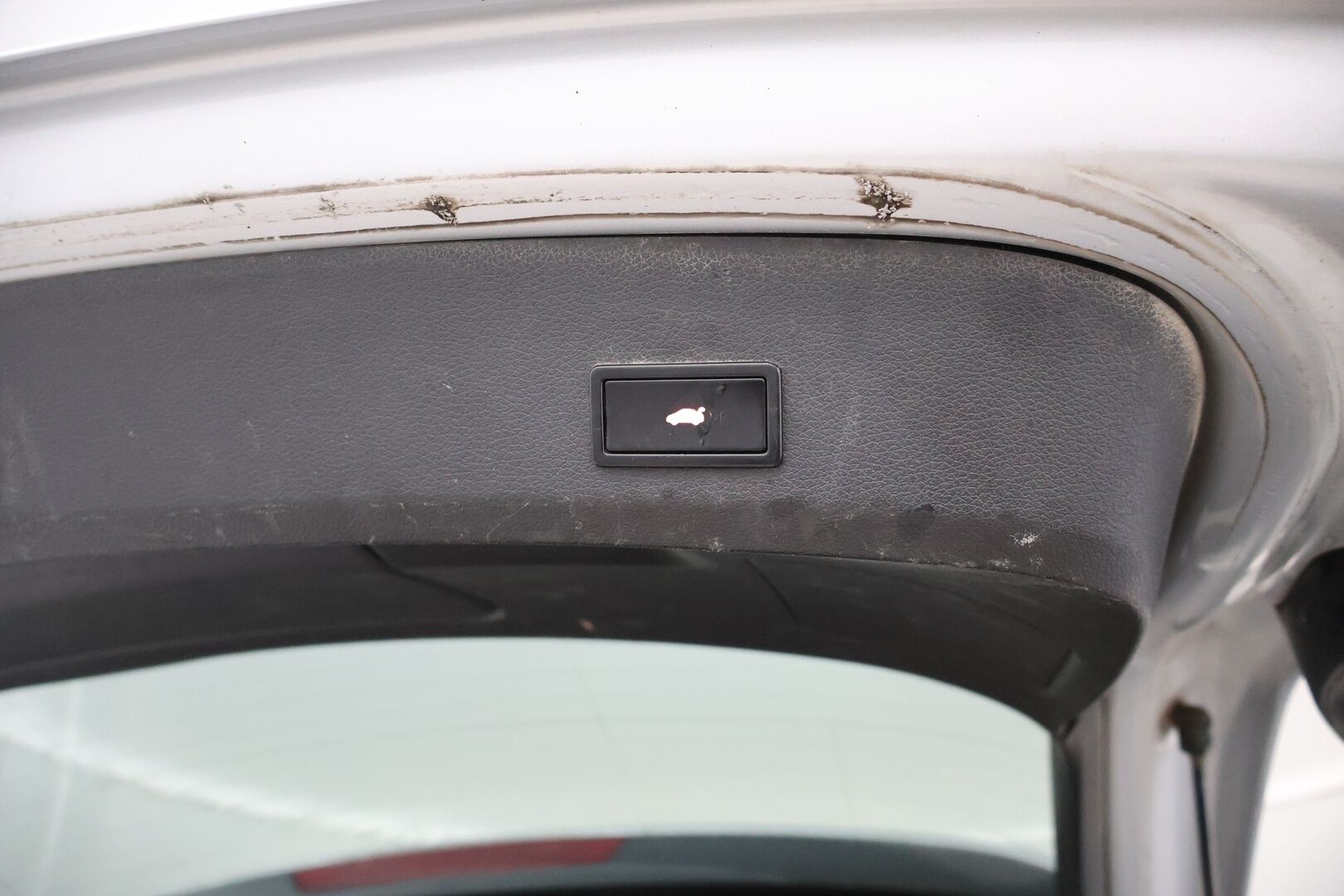 Audi Q7 2006 3,0 TDI DPF 171 kW quattro tiptronic-aut. 7-ist. - Tämä auto myydään huutokaupat.com -sivuston kautta | 7-paikkainen | Vakkari | 2x renkaat&vanteet | Nahka-alcantara | Navi | Koukku |