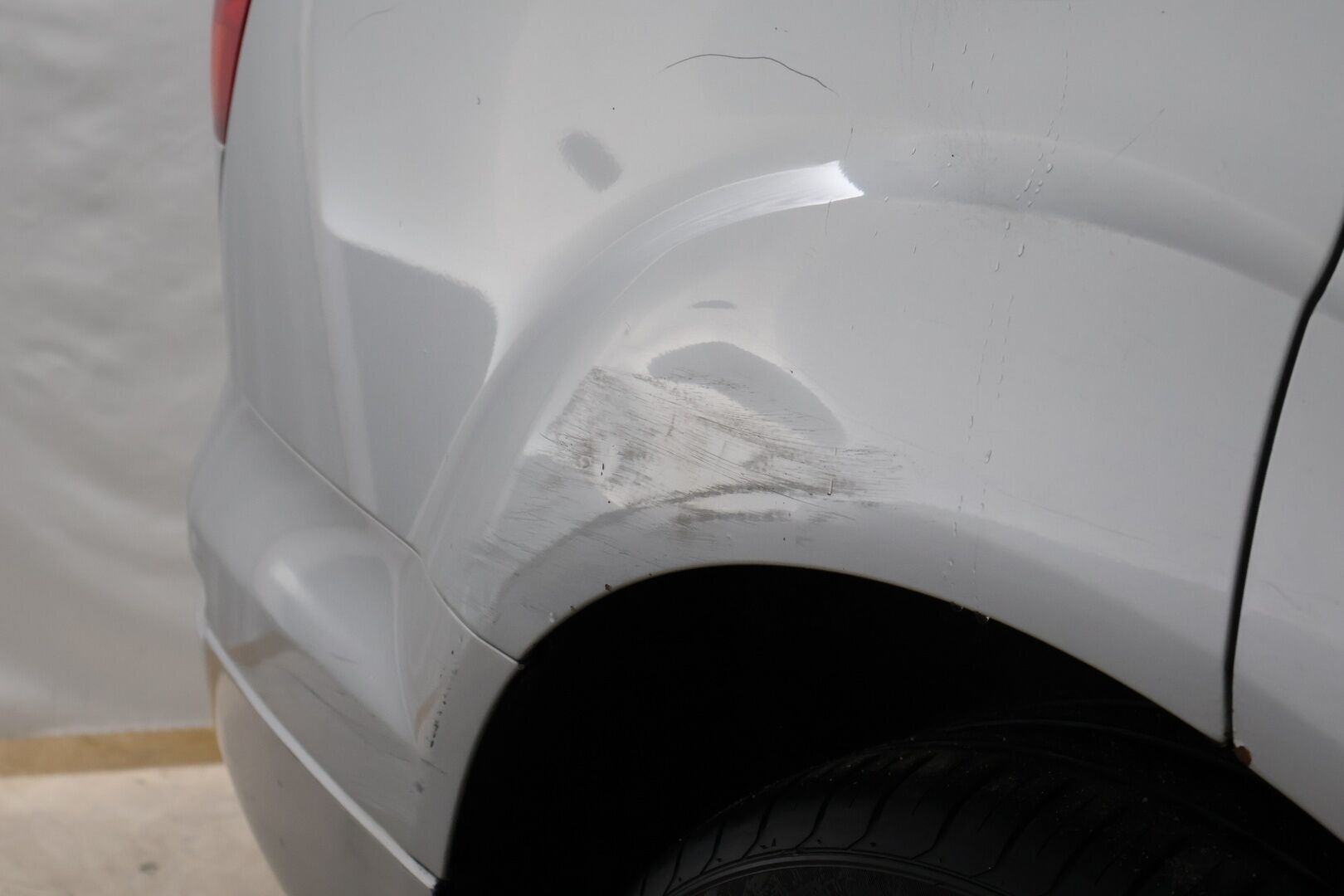 Audi Q7 2006 3,0 TDI DPF 171 kW quattro tiptronic-aut. 7-ist. - Tämä auto myydään huutokaupat.com -sivuston kautta | 7-paikkainen | Vakkari | 2x renkaat&vanteet | Nahka-alcantara | Navi | Koukku |