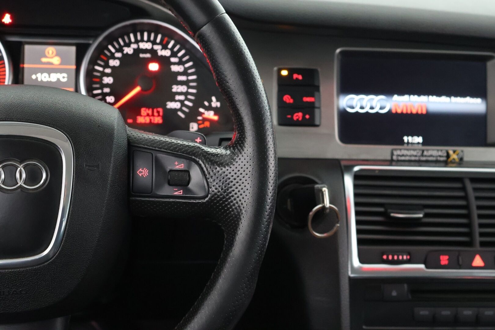 Audi Q7 2006 3,0 TDI DPF 171 kW quattro tiptronic-aut. 7-ist. - Tämä auto myydään huutokaupat.com -sivuston kautta | 7-paikkainen | Vakkari | 2x renkaat&vanteet | Nahka-alcantara | Navi | Koukku |