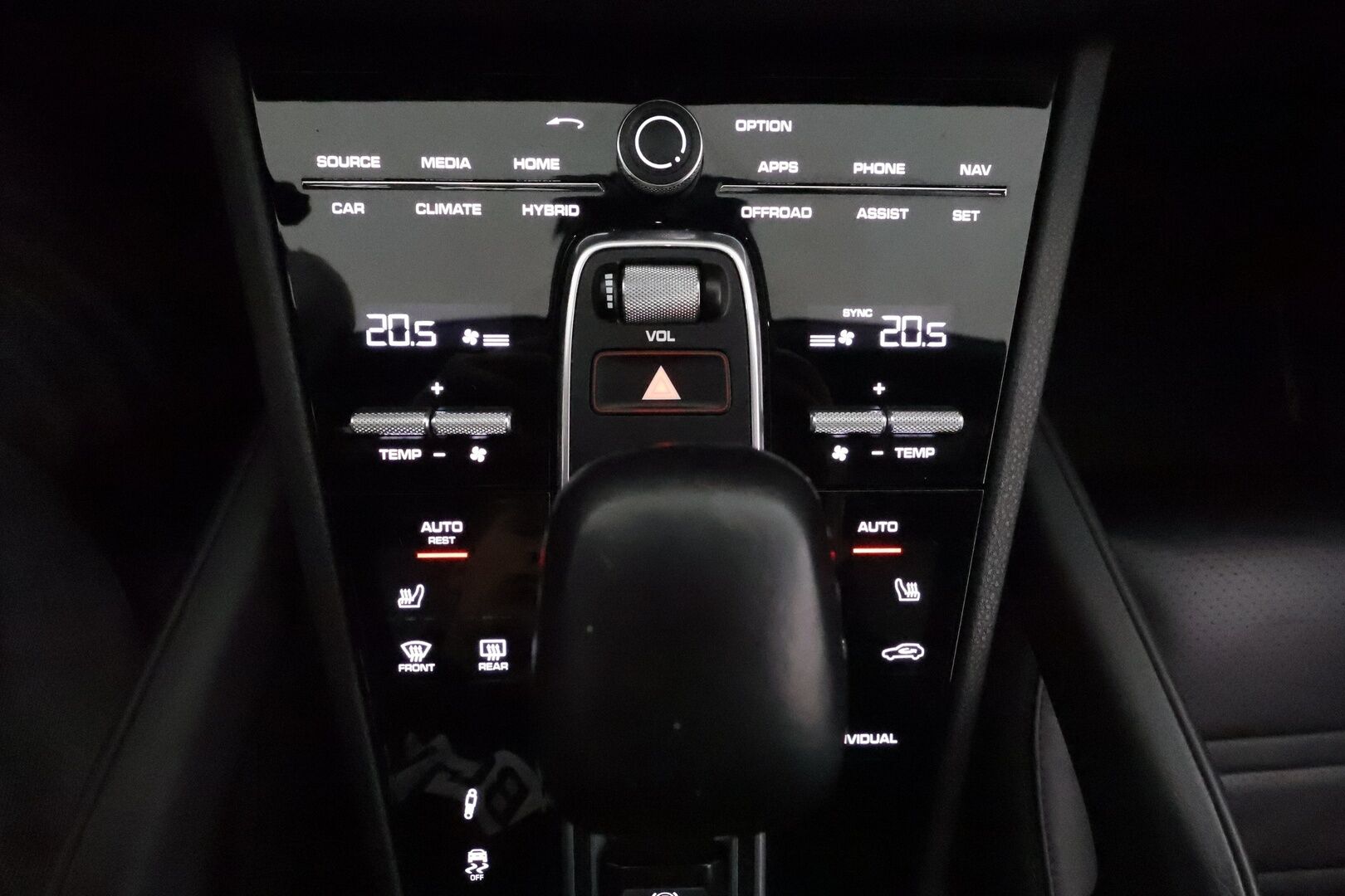 Porsche Cayenne 2020 E-Hybrid Coupé **Lasikatto / ACC / Matrix-LED / 360° / Muistipenkki / Sport Chrono Plus / Ilma-alusta / Koukku / Navi** - 2,99 % KORKOTARJOUS TÄHÄN AUTOON 21.9. ASTI! - 2-Omisteinen Suomi-auto / Kahdet Renkaat 