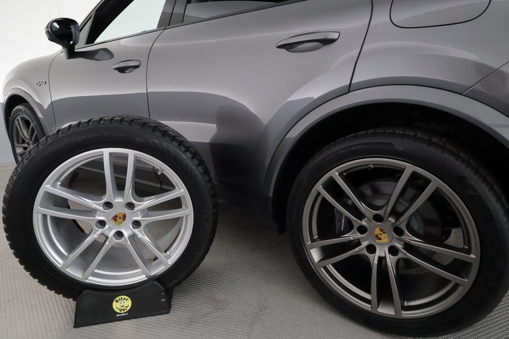 Porsche Cayenne 2020 E-Hybrid Coupé **Lasikatto / ACC / Matrix-LED / 360° / Muistipenkki / Sport Chrono Plus / Ilma-alusta / Koukku / Navi** - 2,99 % KORKOTARJOUS TÄHÄN AUTOON 21.9. ASTI! - 2-Omisteinen Suomi-auto / Kahdet Renkaat 