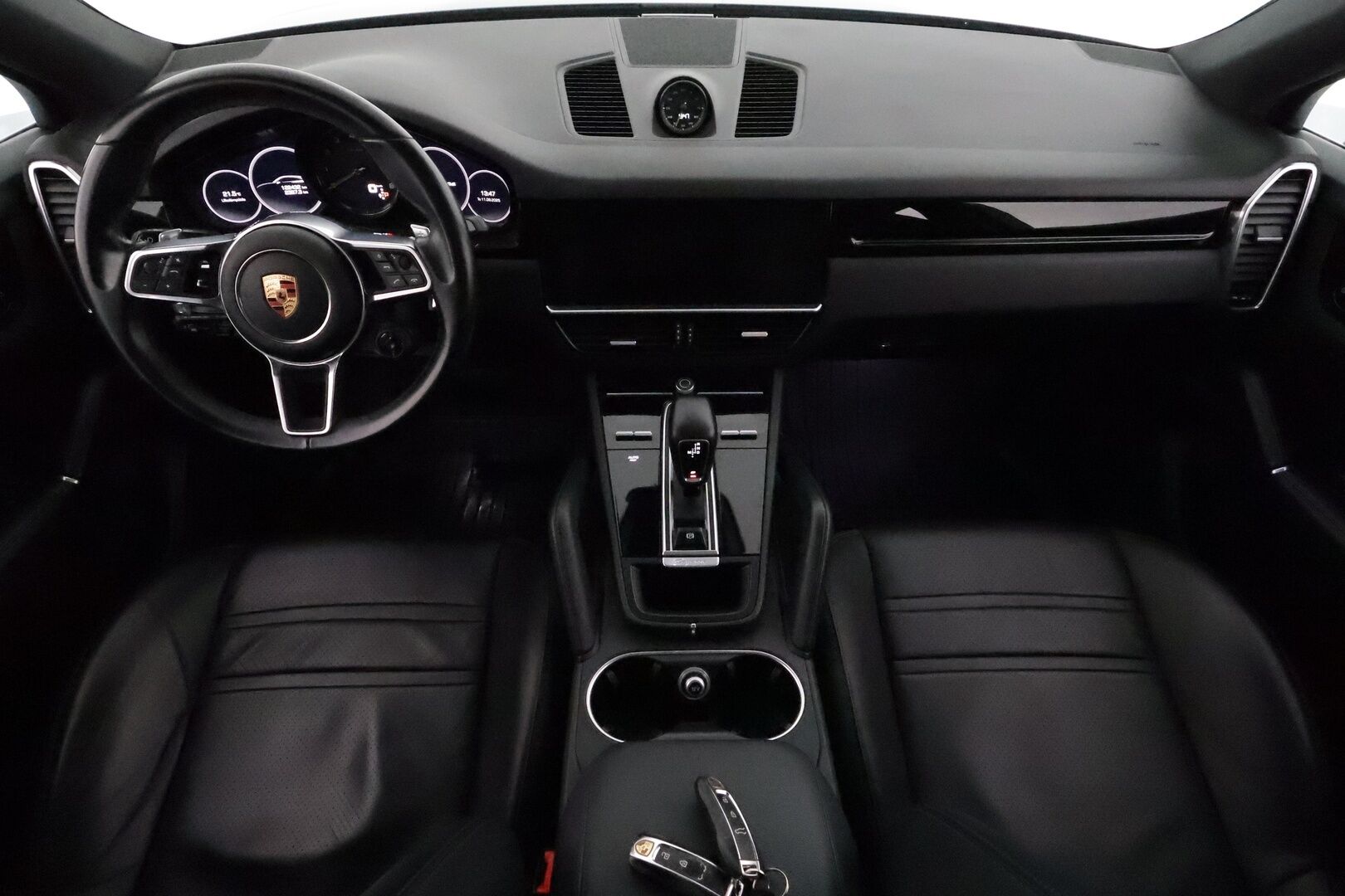 Porsche Cayenne 2020 E-Hybrid Coupé **Lasikatto / ACC / Matrix-LED / 360° / Muistipenkki / Sport Chrono Plus / Ilma-alusta / Koukku / Navi** - 2,99 % KORKOTARJOUS TÄHÄN AUTOON 21.9. ASTI! - 2-Omisteinen Suomi-auto / Kahdet Renkaat 