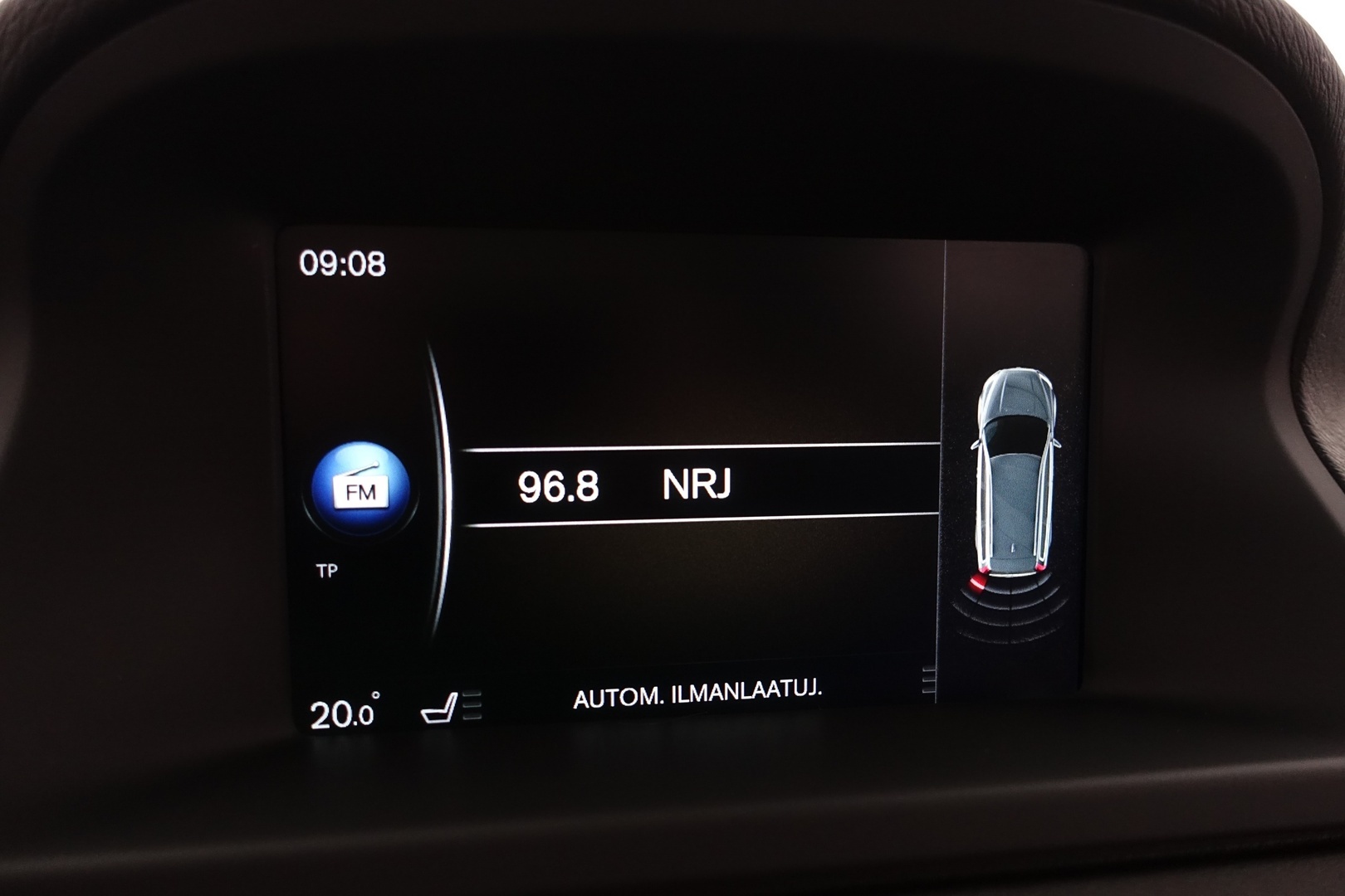 Volvo XC70 2015 D4 AWD Momentum aut - | Vakkari | Vetokoukku | Ratinlämmitin | Bluetooth | 2x renkaat aluvantein |