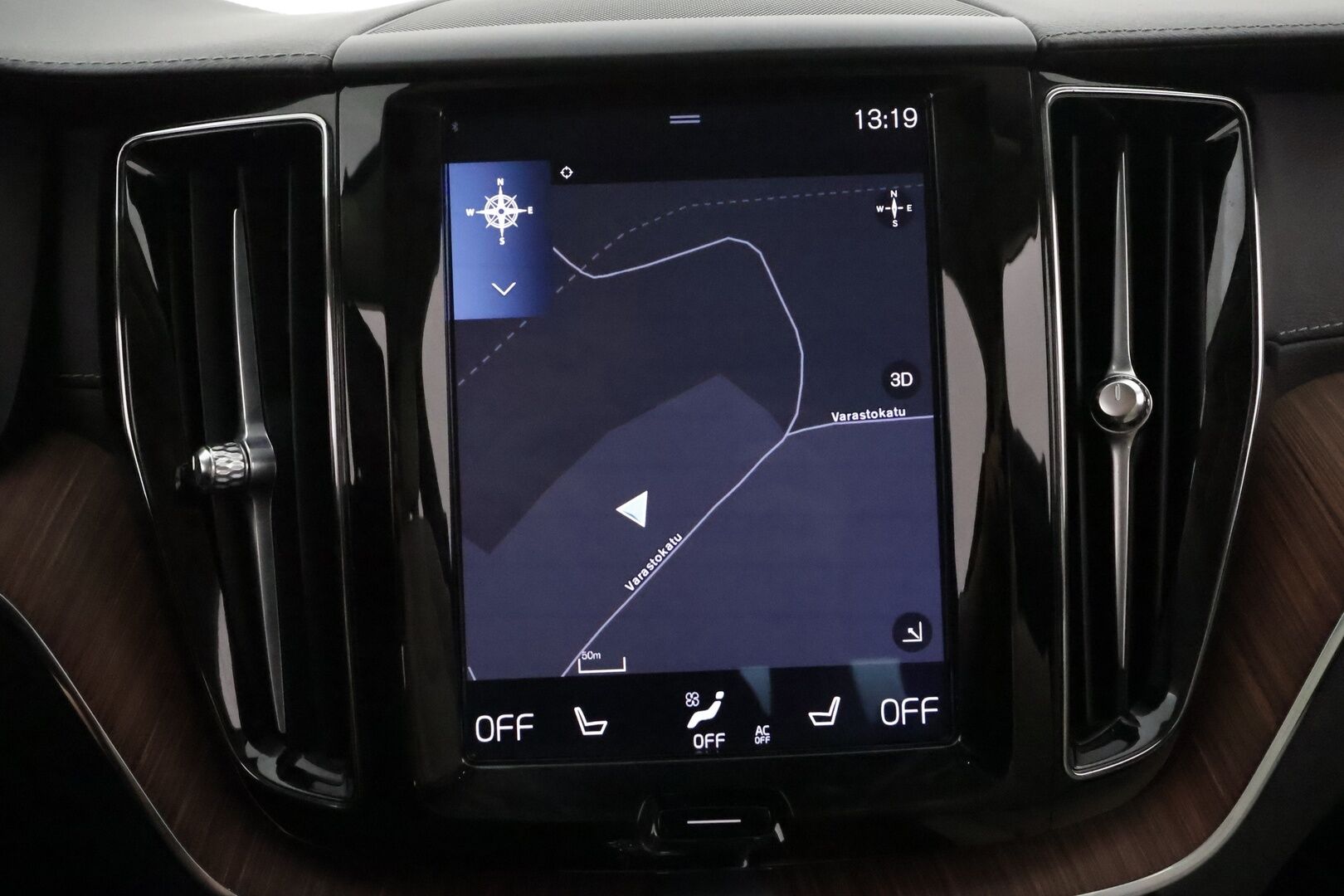Volvo XC60 2020 T8 TwE AWD Inscription aut **Adapt.vakkari / Panorama / 360° / Muistipenkki / BLIS / Vaaleat nahat** - 3,99 % KORKOTARJOUS TÄHÄN AUTOON - Suomi-auto / Kahdet renkaat aluvanteilla / Merkkihuollettu / HUD / Webasto / Penkinlämmittimet takana / Digimittaristo 