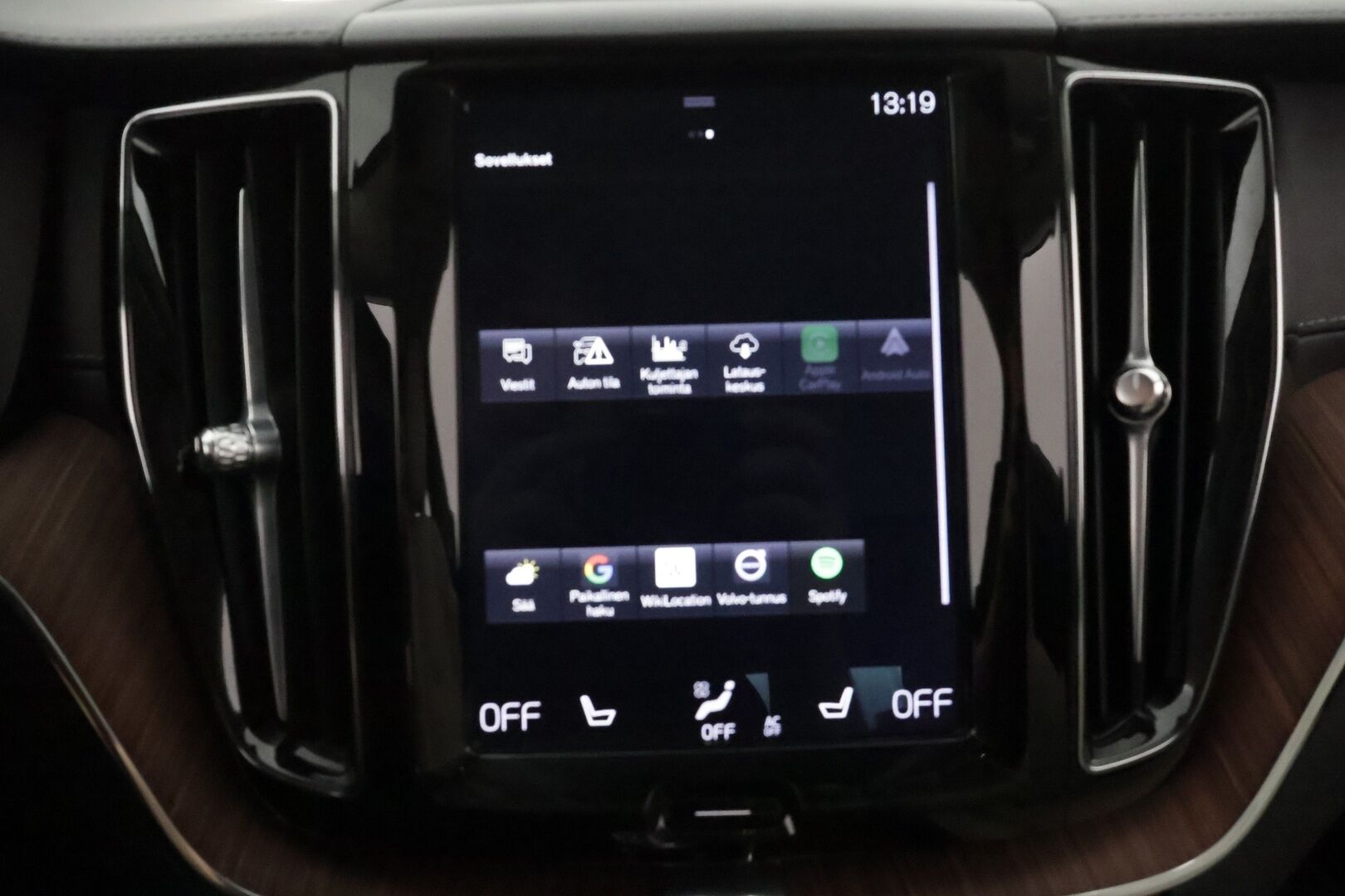 Volvo XC60 2020 T8 TwE AWD Inscription aut **Adapt.vakkari / Panorama / 360° / Muistipenkki / BLIS / Vaaleat nahat** - 3,99 % KORKOTARJOUS TÄHÄN AUTOON - Suomi-auto / Kahdet renkaat aluvanteilla / Merkkihuollettu / HUD / Webasto / Penkinlämmittimet takana / Digimittaristo 