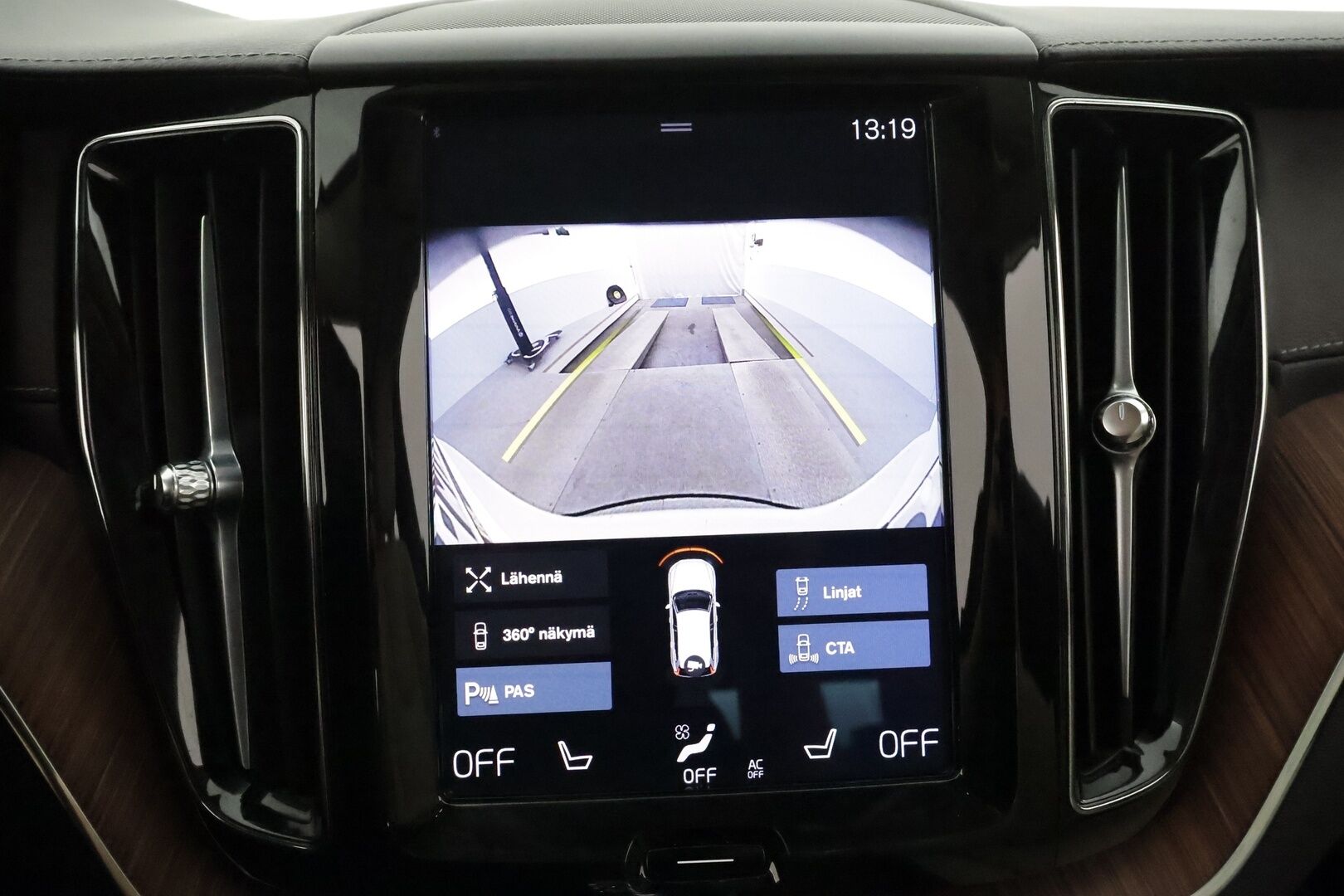 Volvo XC60 2020 T8 TwE AWD Inscription aut **Adapt.vakkari / Panorama / 360° / Muistipenkki / BLIS / Vaaleat nahat** - 3,99 % KORKOTARJOUS TÄHÄN AUTOON - Suomi-auto / Kahdet renkaat aluvanteilla / Merkkihuollettu / HUD / Webasto / Penkinlämmittimet takana / Digimittaristo 