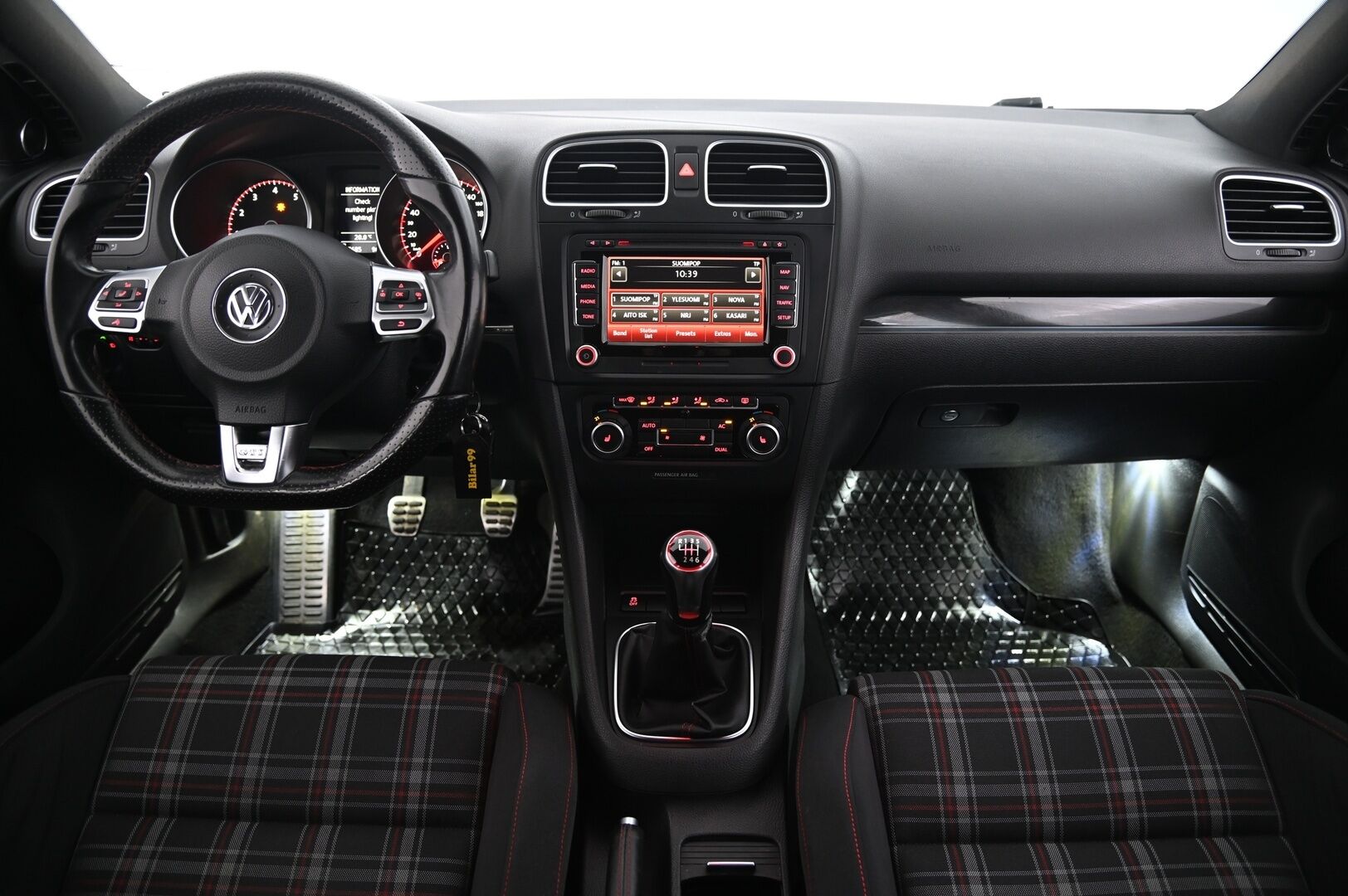 Volkswagen Golf 2010 GTI 2,0 155 kW (210 hv) 4-ovinen *Dynaudio / Lohko+sis / Navi / Vakkari / Sporttipenkit* - *Juuri huollettu / 2x renkaat!* - HULLU BLACKWEEK KORKOTARJOUS 2,49%