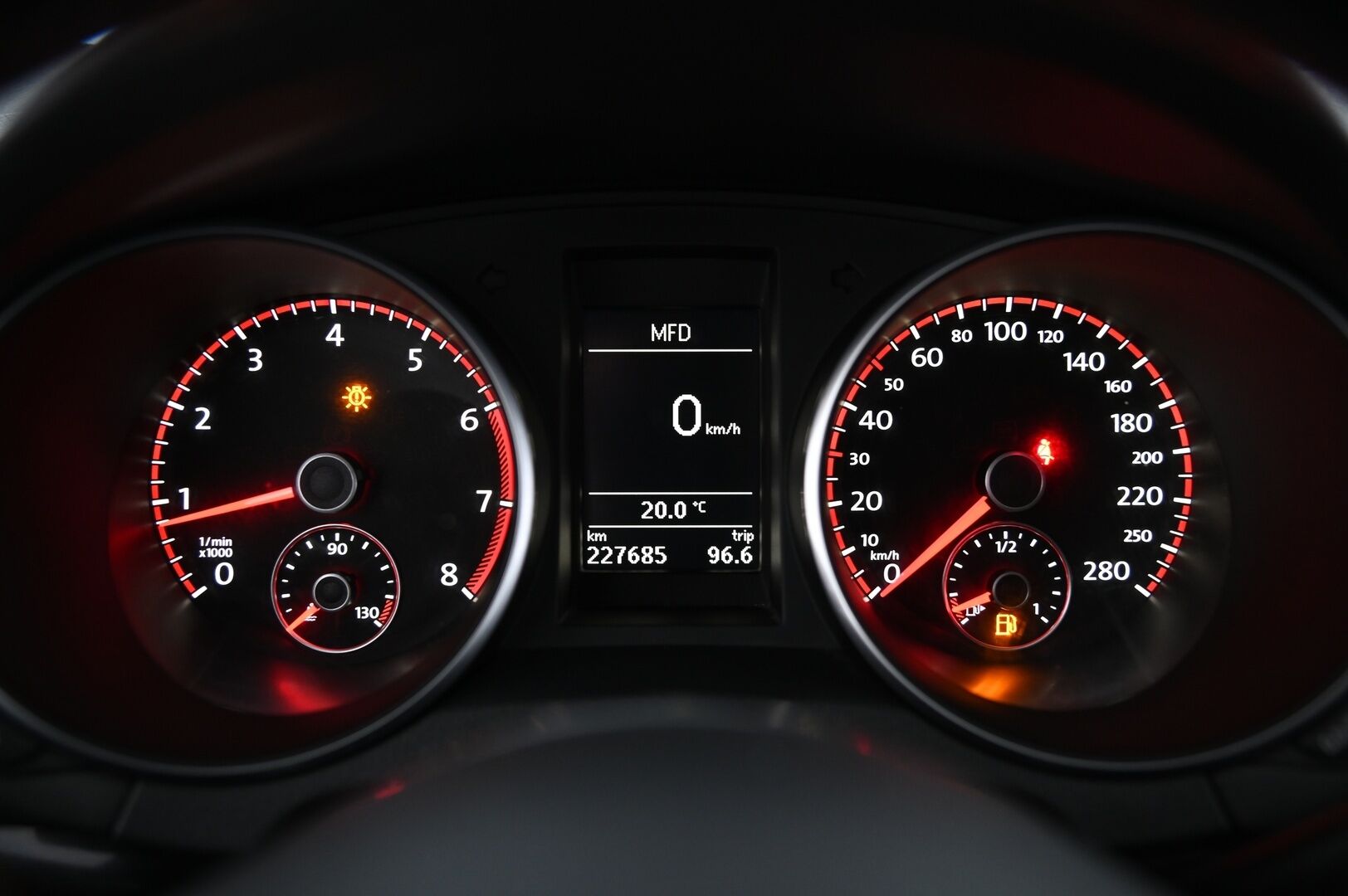 Volkswagen Golf 2010 GTI 2,0 155 kW (210 hv) 4-ovinen *Dynaudio / Lohko+sis / Navi / Vakkari / Sporttipenkit* - *Juuri huollettu / 2x renkaat!* - HULLU BLACKWEEK KORKOTARJOUS 2,49%