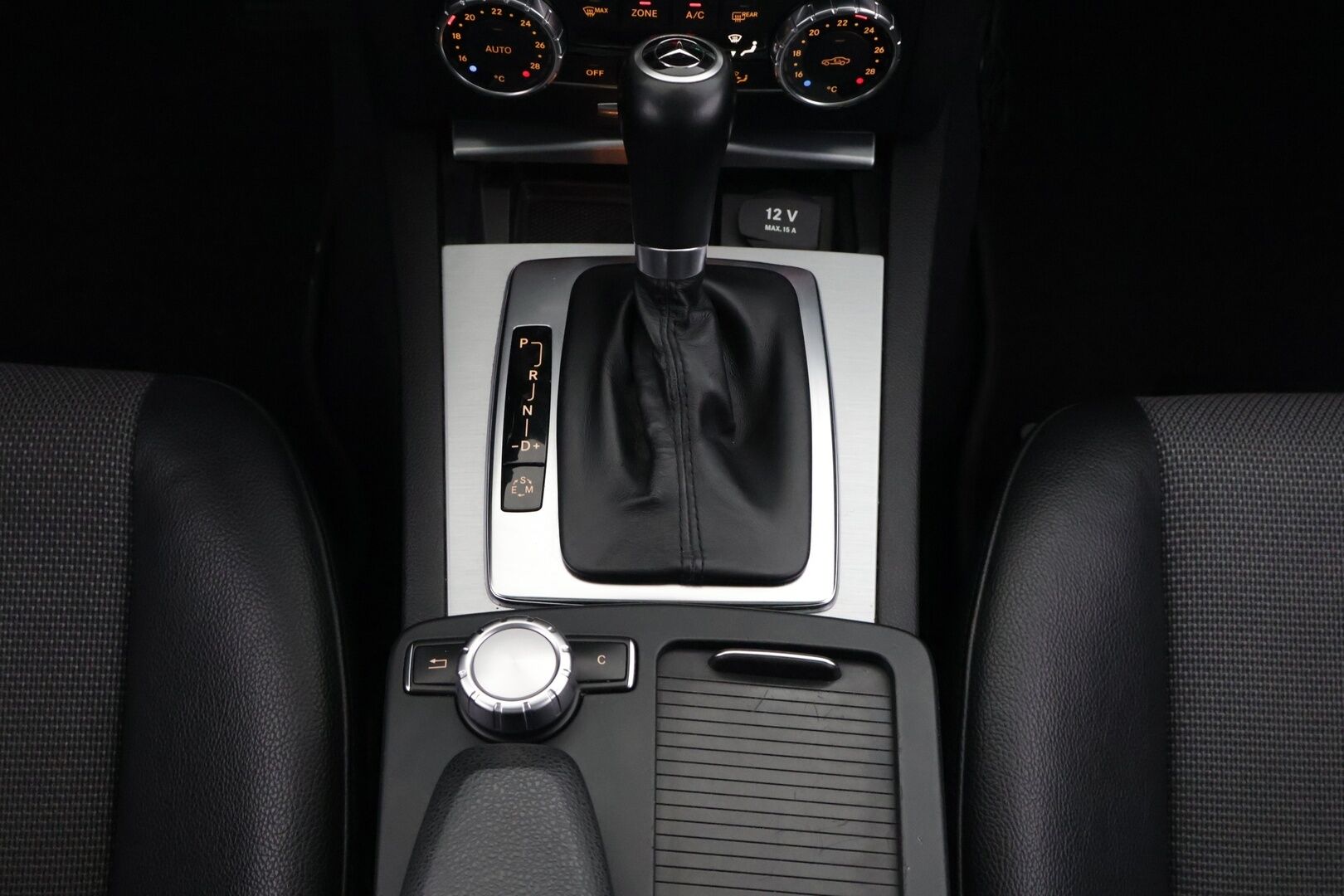 Mercedes-Benz C 2011 180 BE A Premium Business Avantgarde * AMG ulkopaketti / Vakkari / Panorama / Tutkat* - *Juuri katsastettu / Viimeisin huolto 06.2025 / Siisti*