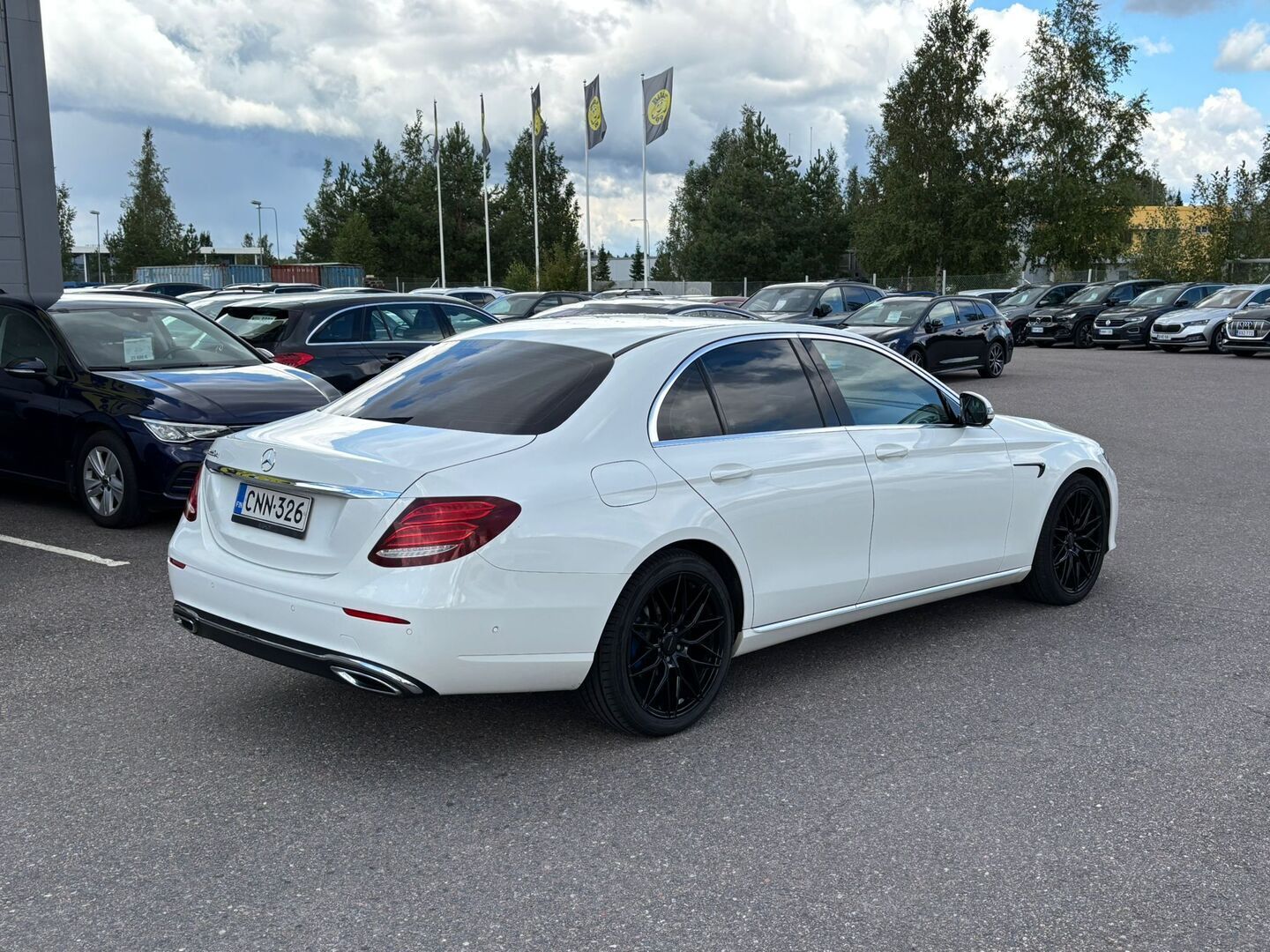 Mercedes-Benz E 2017 220 d A Premium Business*HUD / Widescreen / Tutkat / 360 Kamera* - *Juuri Saapunut / Siisti*