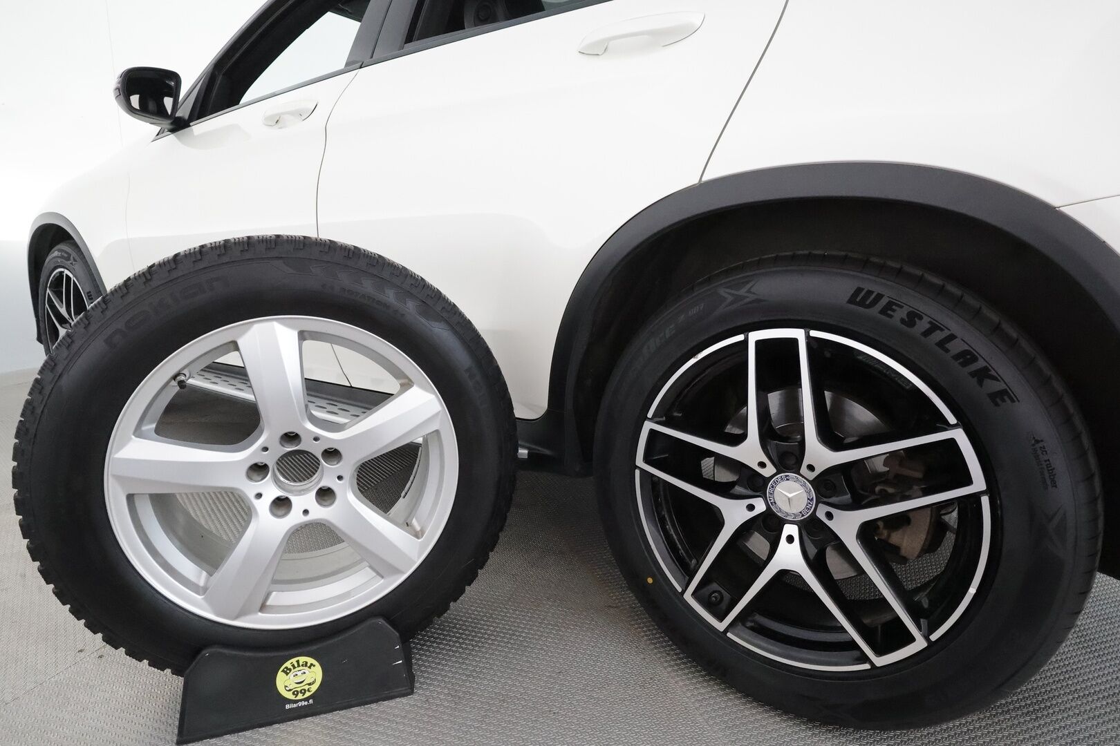 Mercedes-Benz GLC 2017 250 d 4Matic A Premium Business AMG **Panorama / Burmester / Webasto / LED-High Performance / Sporttipenkit / P.Tutkat** - Kahdet Renkaat / Juuri huollettu / Night paketti