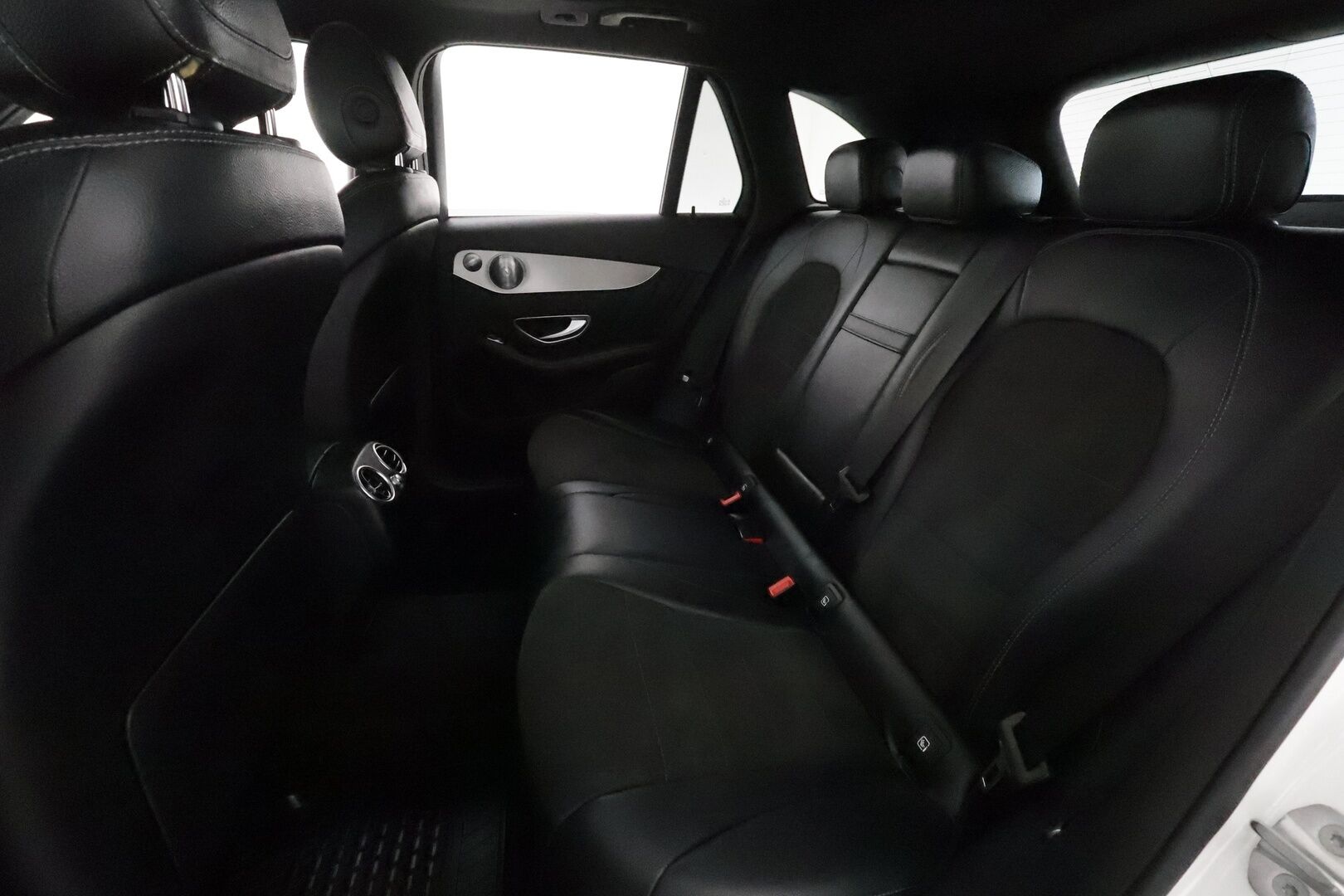 Mercedes-Benz GLC 2017 250 d 4Matic A Premium Business AMG - Panorama | Burmester | Webasto | Nahka-alcantara | Night paketti | Sähkökontti | 2x alut | Tutkat | Helmiäisväri