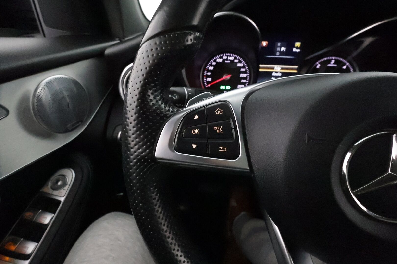 Mercedes-Benz GLC 2017 250 d 4Matic A Premium Business AMG - Panorama | Burmester | Webasto | Nahka-alcantara | Night paketti | Sähkökontti | 2x alut | Tutkat | Helmiäisväri