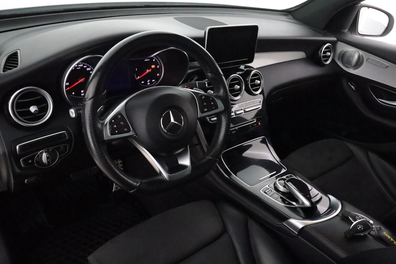 Mercedes-Benz GLC 2017 250 d 4Matic A Premium Business AMG - Panorama | Burmester | Webasto | Nahka-alcantara | Night paketti | Sähkökontti | 2x alut | Tutkat | Helmiäisväri