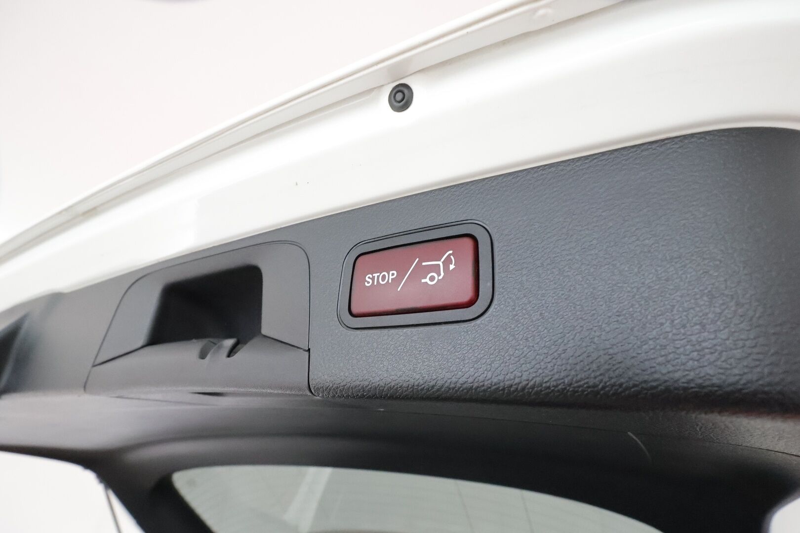 Mercedes-Benz GLC 2017 250 d 4Matic A Premium Business AMG **Panorama / Burmester / Webasto / LED-High Performance / Sporttipenkit / P.Tutkat** - Kahdet Renkaat / Juuri huollettu / Night paketti