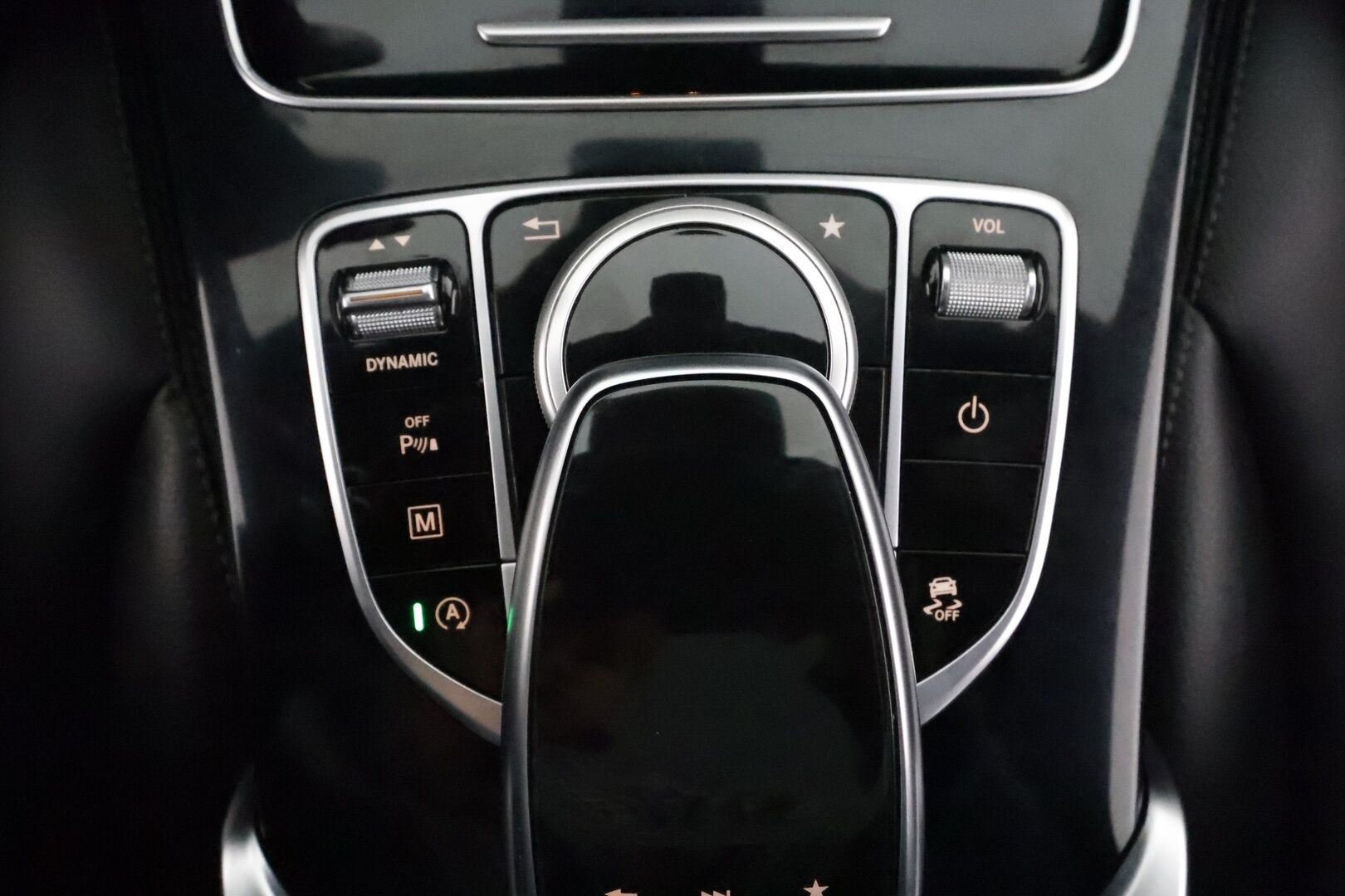 Mercedes-Benz GLC 2017 250 d 4Matic A Premium Business AMG **Panorama / Burmester / Webasto / LED-High Performance / Sporttipenkit / P.Tutkat** - Kahdet Renkaat / Juuri huollettu / Night paketti