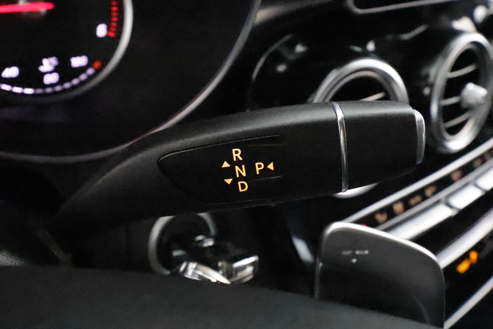 Mercedes-Benz GLC 2017 250 d 4Matic A Premium Business AMG **Panorama / Burmester / Webasto / LED-High Performance / Sporttipenkit / P.Tutkat** - Kahdet Renkaat / Juuri huollettu / Night paketti