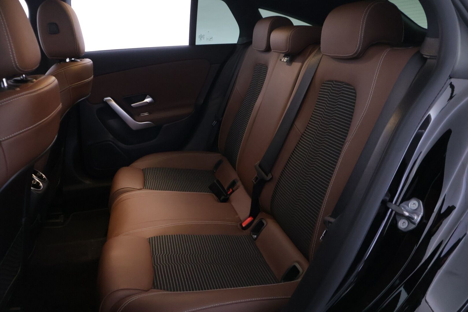 Mercedes-Benz CLA 2019 180 A Shooting Brake Business Progressive - | 1-om Suomi-auto | Ruskeapuolinahka | Widescreen | Android & Applecarplay | P-Kamera | Ratin lämmitys |