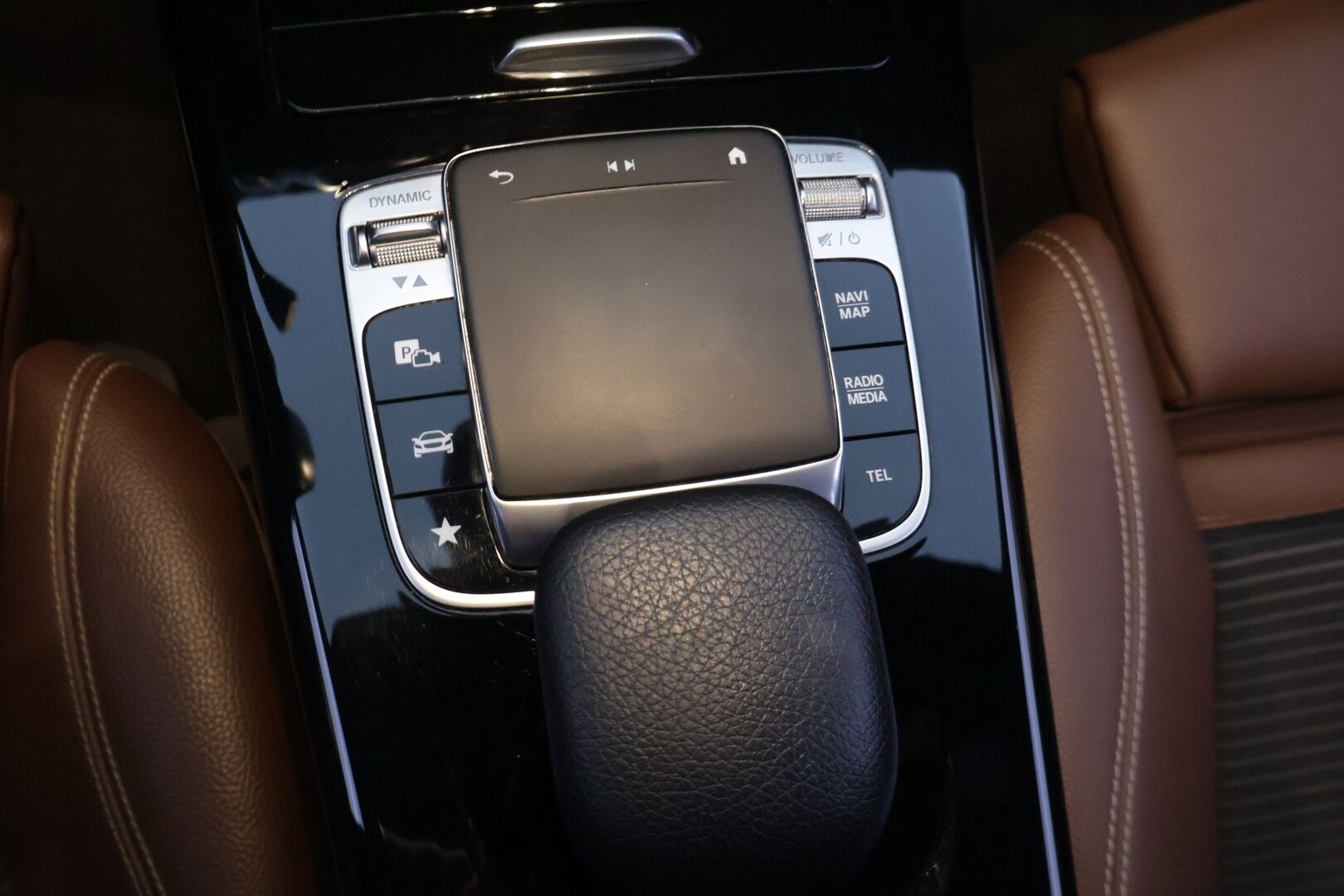 Mercedes-Benz CLA 2019 180 A Shooting Brake Business Progressive - | 1-om Suomi-auto | Ruskeapuolinahka | Widescreen | Android & Applecarplay | P-Kamera | Ratin lämmitys |
