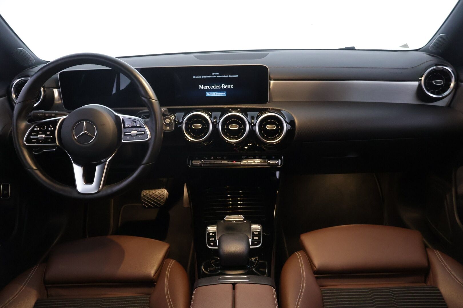 Mercedes-Benz CLA 2019 180 A Shooting Brake Business Progressive - | 1-om Suomi-auto | Ruskeapuolinahka | Widescreen | Android & Applecarplay | P-Kamera | Ratin lämmitys |