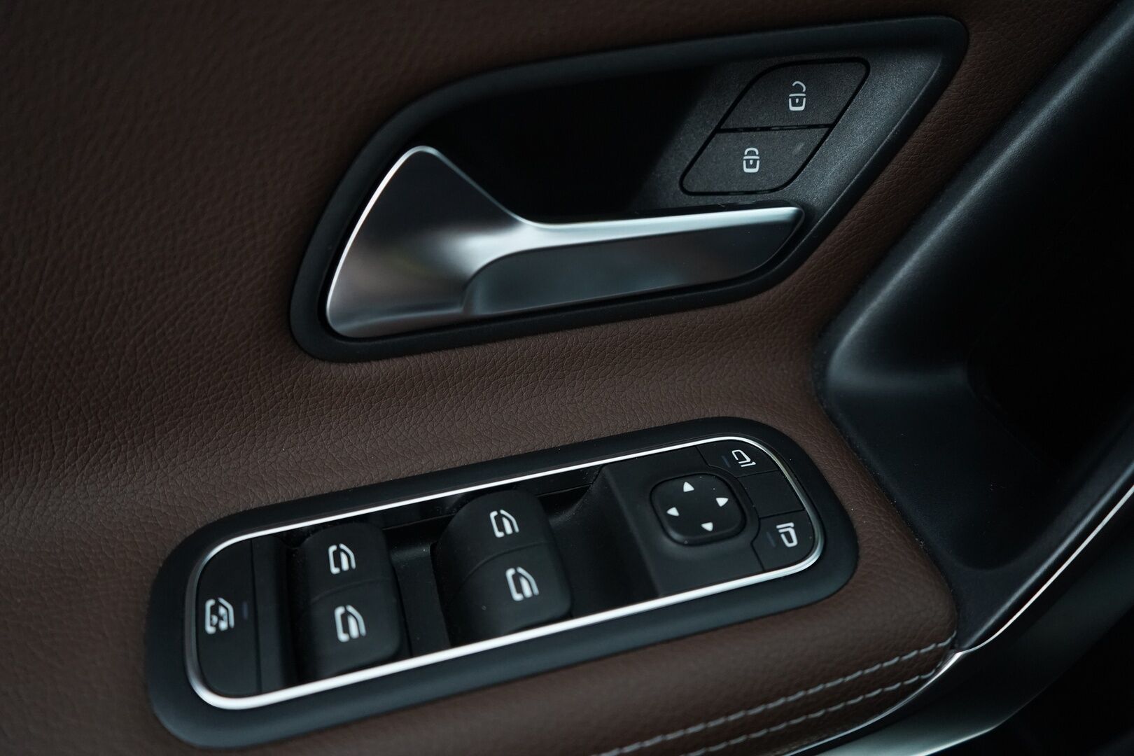 Mercedes-Benz CLA 2019 180 A Business Progressive * Multibeam LED / Digimittaristo / Urheilu Istuimet / Keyless / P.Kamera * - Suomi-auto / Kahdet renkaat alumiinivantein / Upea