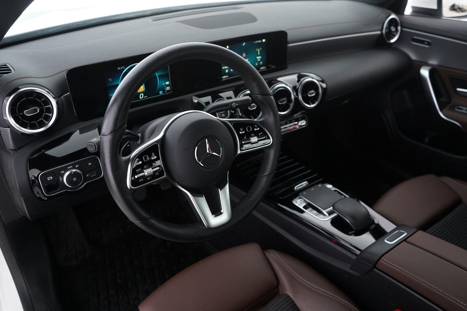 Mercedes-Benz CLA 2019 180 A Business Progressive * Multibeam LED / Digimittaristo / Urheilu Istuimet / Keyless / P.Kamera * - Suomi-auto / Kahdet renkaat alumiinivantein / Upea