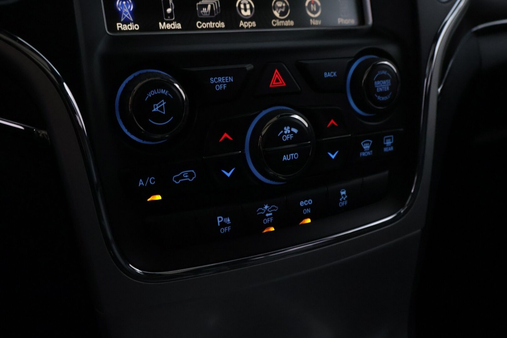 Jeep Grand Cherokee 2015 3,0 CRD 250hv AT8 Summit  - YritysOutlet - Myydään vain yrityksille - | ACC | Panorama | KeyLessgo | Nahat | Muistipenkit | Koukku | P.kamera |