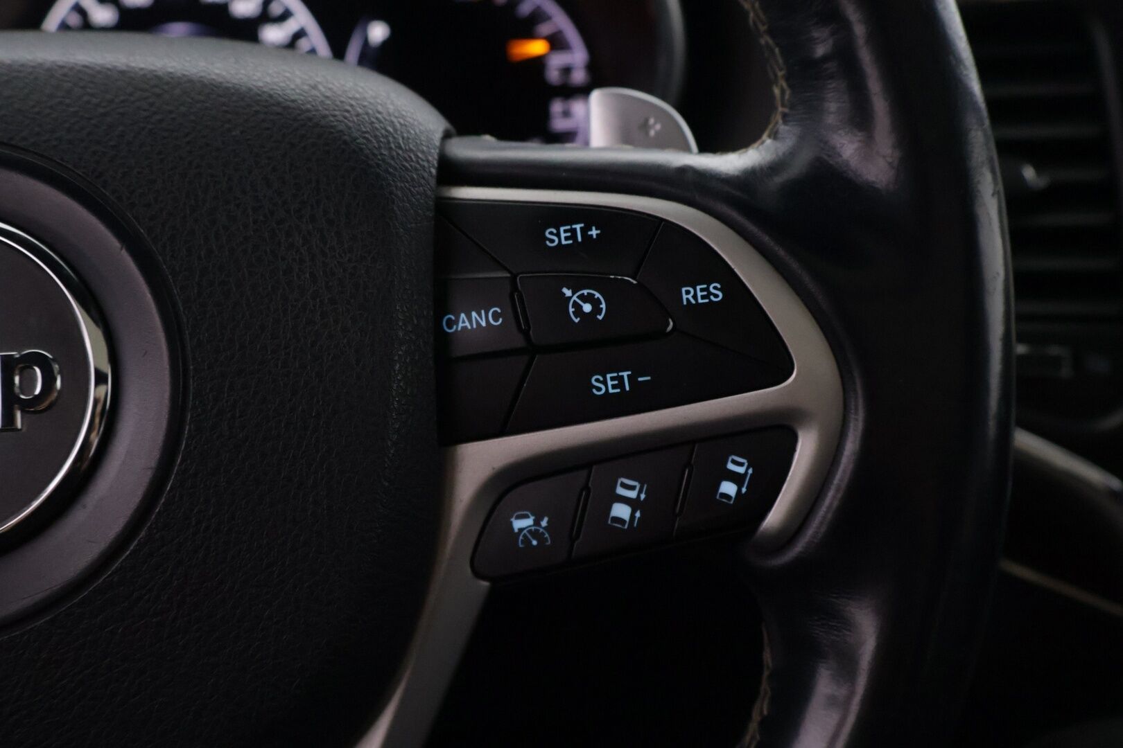 Jeep Grand Cherokee 2015 3,0 CRD 250hv AT8 Summit  - YritysOutlet - Myydään vain yrityksille - | ACC | Panorama | KeyLessgo | Nahat | Muistipenkit | Koukku | P.kamera |