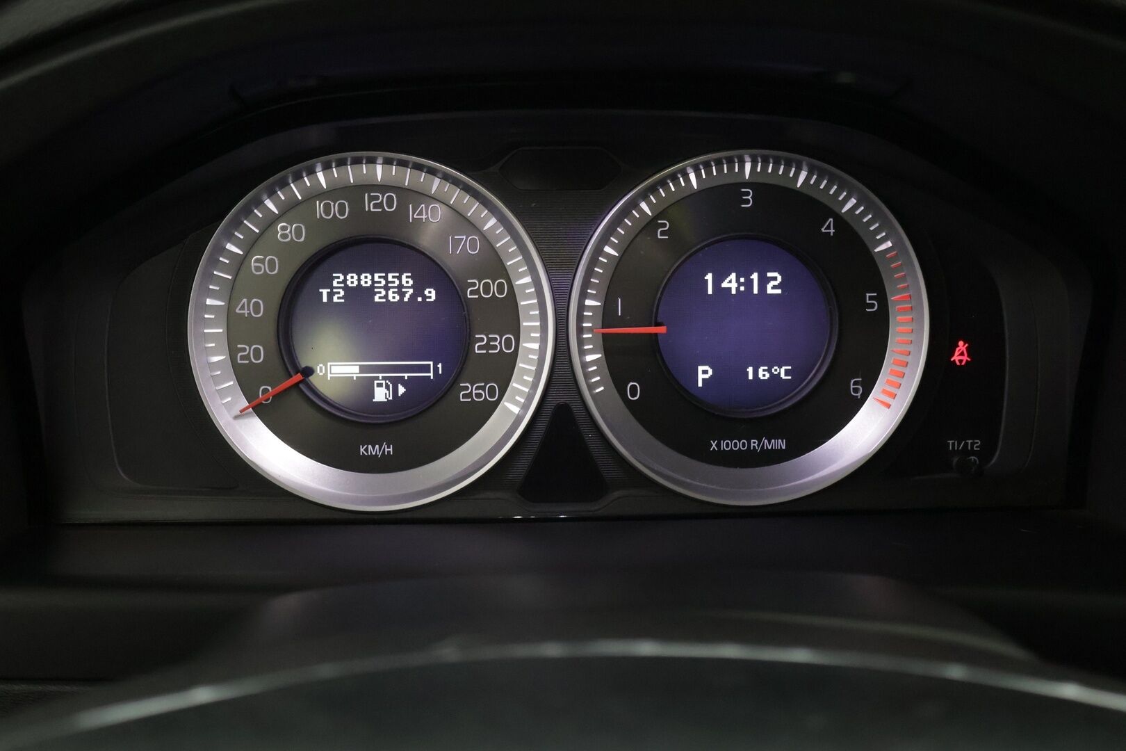 Volvo V70 2011 D3 Momentum *Nahkasisusta / Navigointi / Sähkötoiminen takaluukku / Vetokoukku* - *Viimeisin huolto tehty 9/25 287tkm kohdalla / Hihna vaihdettu toistamiseen vesipumpun kanssa 8/25 282tkm kohdalla / 2x Renkaa & Vanteet*