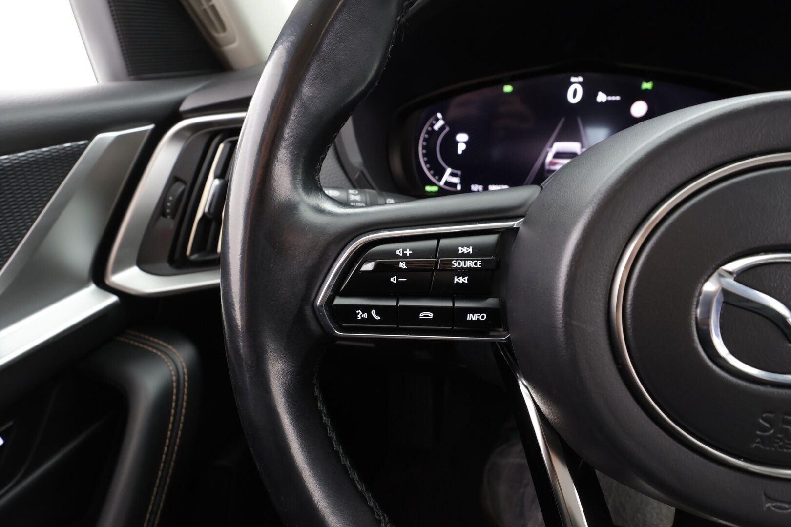 Mazda CX-60 2023 2.5 PHEV 8AT AWD Exclusive-Line - 1.Om Suomi-auto | Vetokoukku | HUD | Peruutuskamera | KeyLess | Vakkari | Apple&Android | LED
