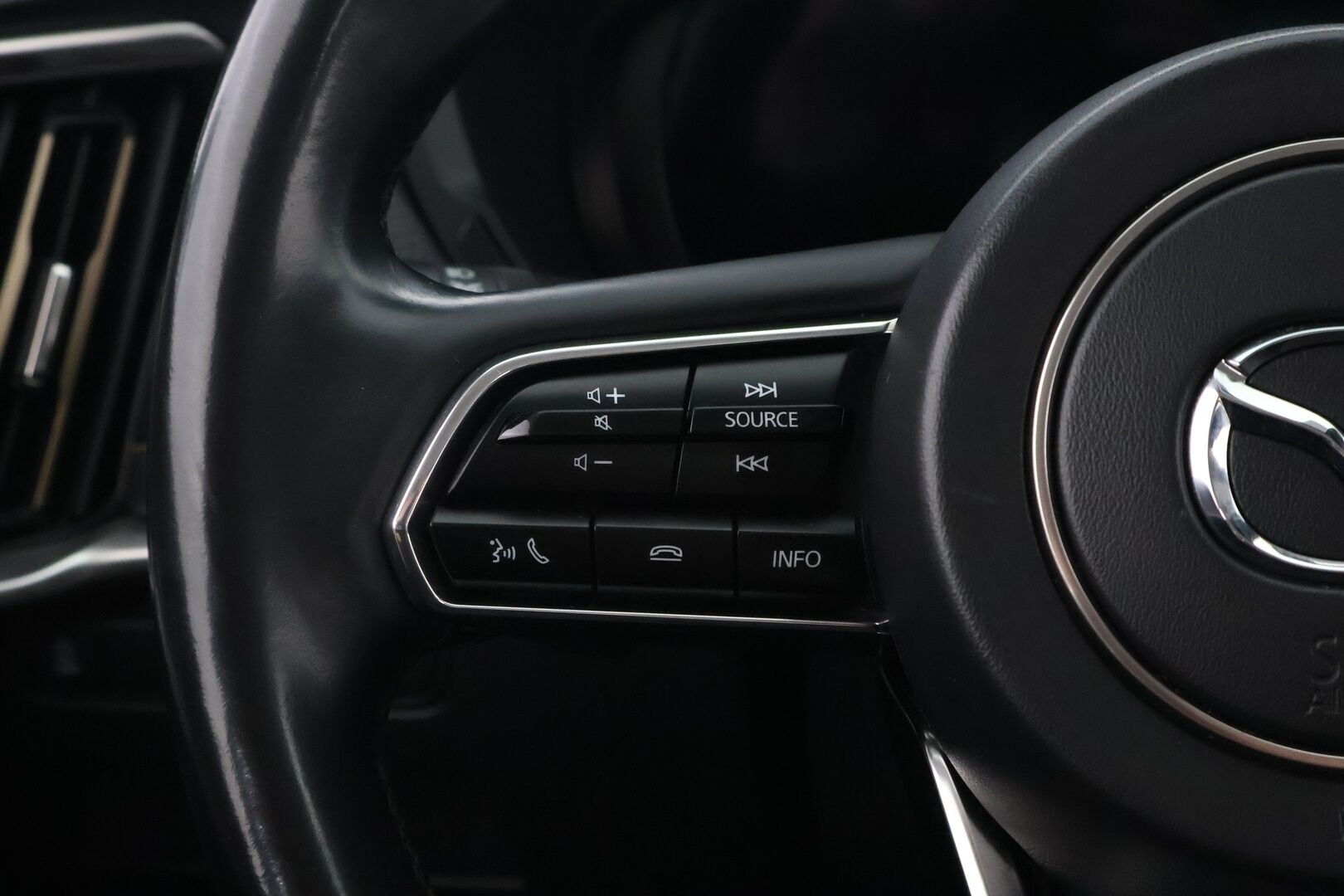 Mazda CX-60 2023 2.5 PHEV 8AT AWD Exclusive-Line - 1.Om Suomi-auto | Vetokoukku | HUD | Peruutuskamera | KeyLess | Vakkari | Apple&Android | LED | BLIS | Ratinlämmitys | Huippusiisti!