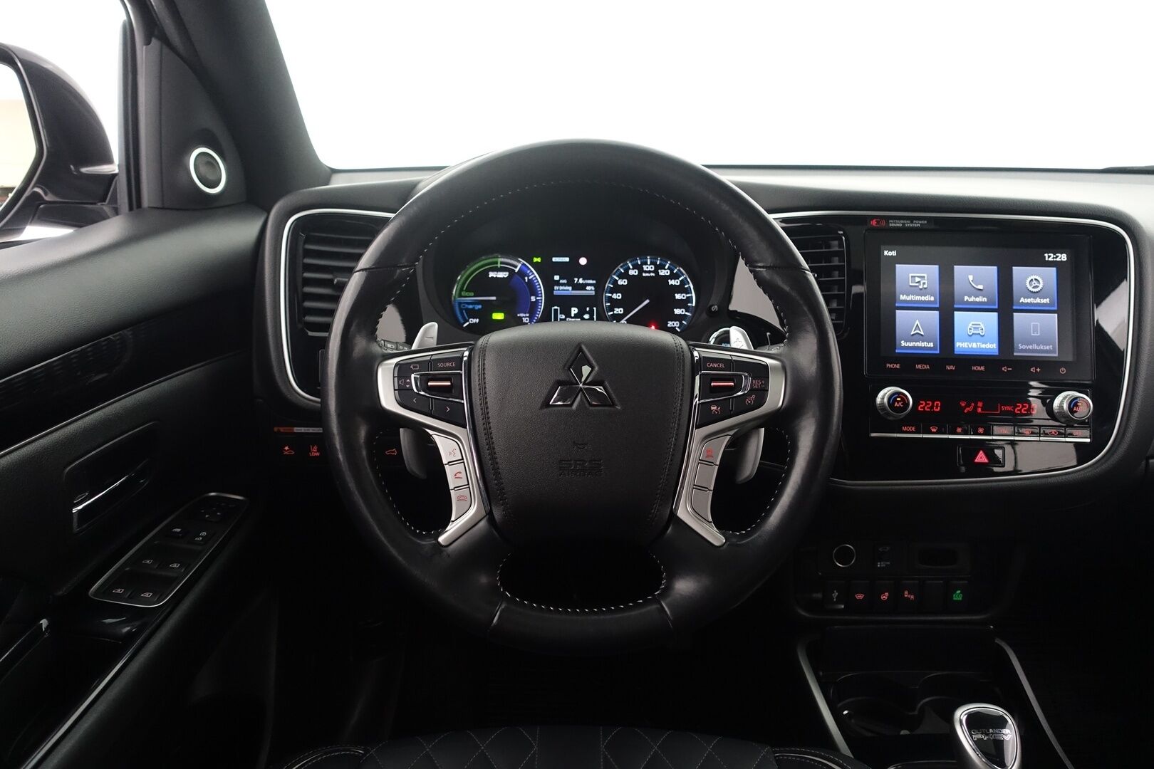 Mitsubishi Outlander PHEV 2020 Instyle 4WD 5P * ACC / Vetokoukku / Kattoluukku / 360 Kamera / Nahkasisusta / Keyless / Lämm. Tuulilasi / AppleCarPlay - Suomi-auto / Ratinlämmitin / LED / Navi / 2X Renkaat & Vanteet
