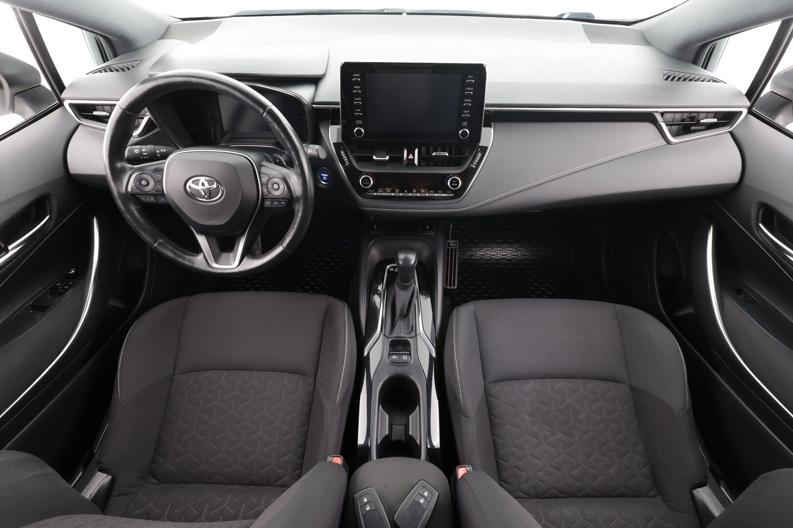 Toyota Corolla 2019 Hatchback 2,0 Hybrid Active * ACC / P.kamera / Lohko+Sisä / Navi / Keyless / LED / Ratinlämmitin * - Suomi-auto / Kahdet renkaat aluvanteilla