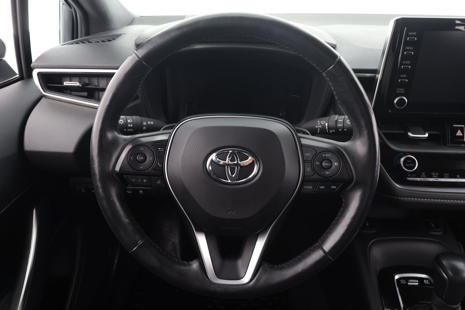 Toyota Corolla 2019 Hatchback 2,0 Hybrid Active * ACC / P.kamera / Lohko+Sisä / Navi / Keyless / LED / Ratinlämmitin * - Suomi-auto / Kahdet renkaat aluvanteilla