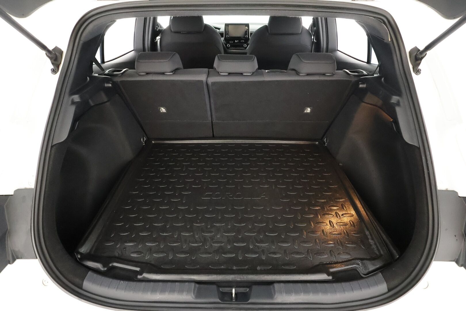 Toyota Corolla 2019 Hatchback 2,0 Hybrid Active * ACC / P.kamera / Lohko+Sisä / Navi / Keyless / LED / Ratinlämmitin * - Suomi-auto / Kahdet renkaat aluvanteilla