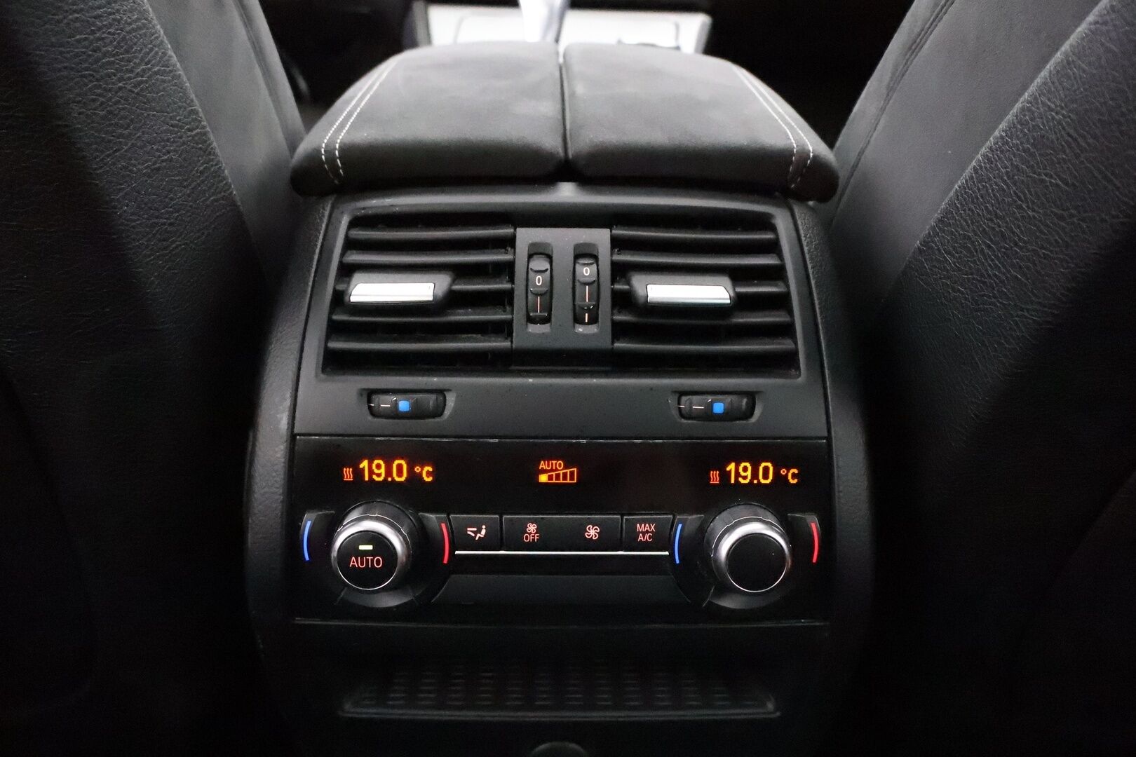 BMW 530 2016 TwinPower Turbo A xDrive F11 LCI Touring M Sport - Webasto / Adapt.Vakkari / Harman&Kardon / HUD / Panorama / 360-Kamera / Vetokoukku / AdBlue Rempattu / Supervarusteltu!